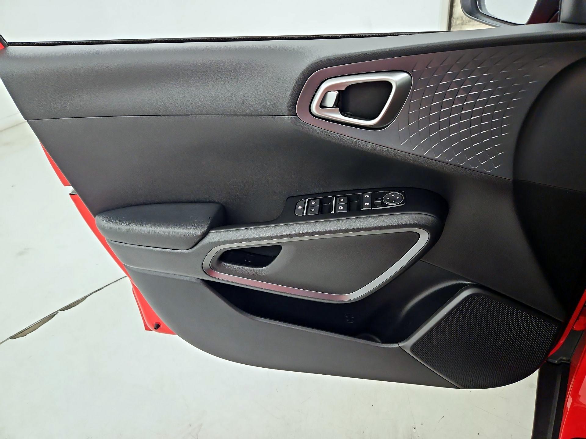 Thumbnail: 2020 Kia Soul - 12