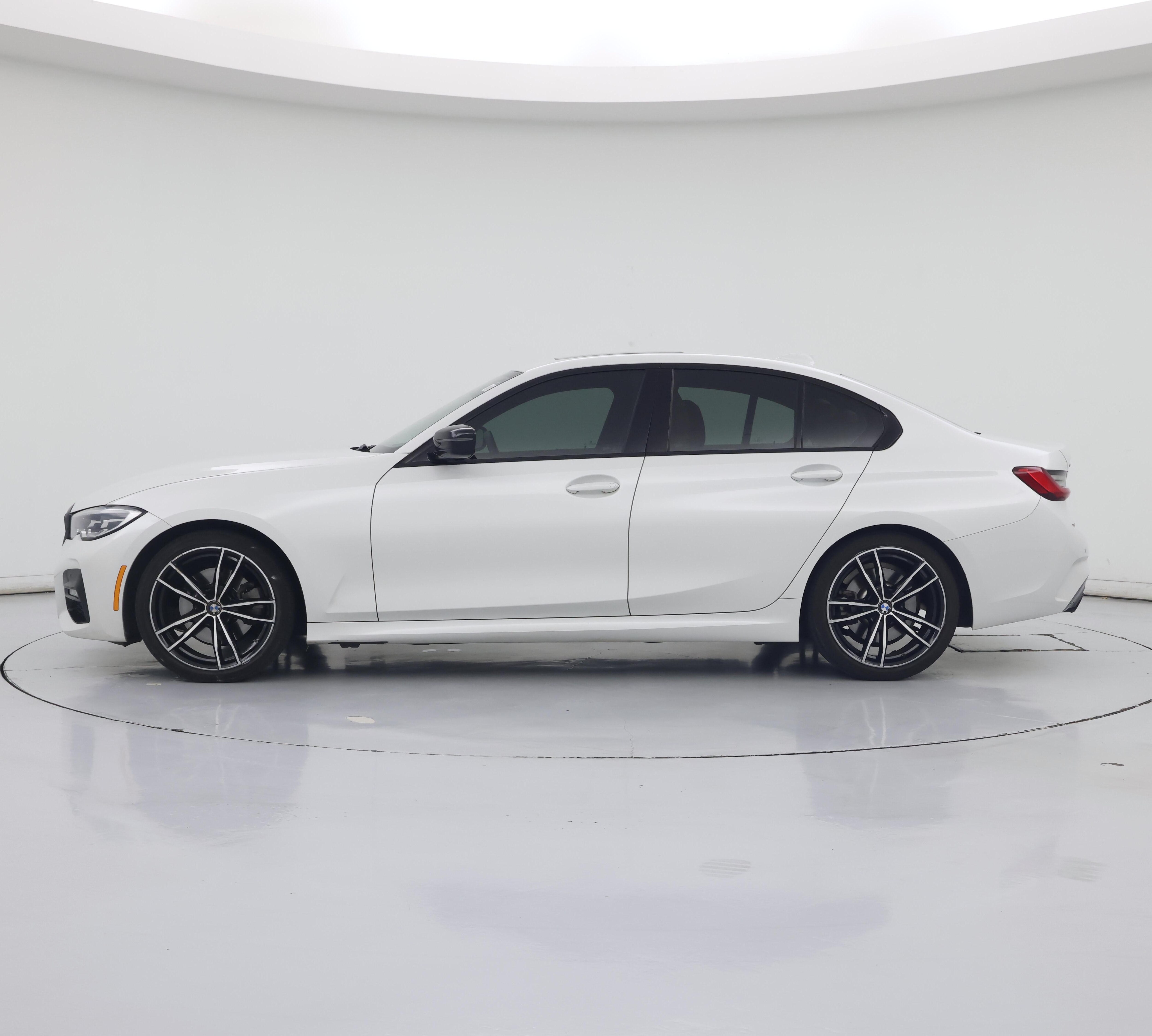 Thumbnail: 2021 BMW 3 Series - 3