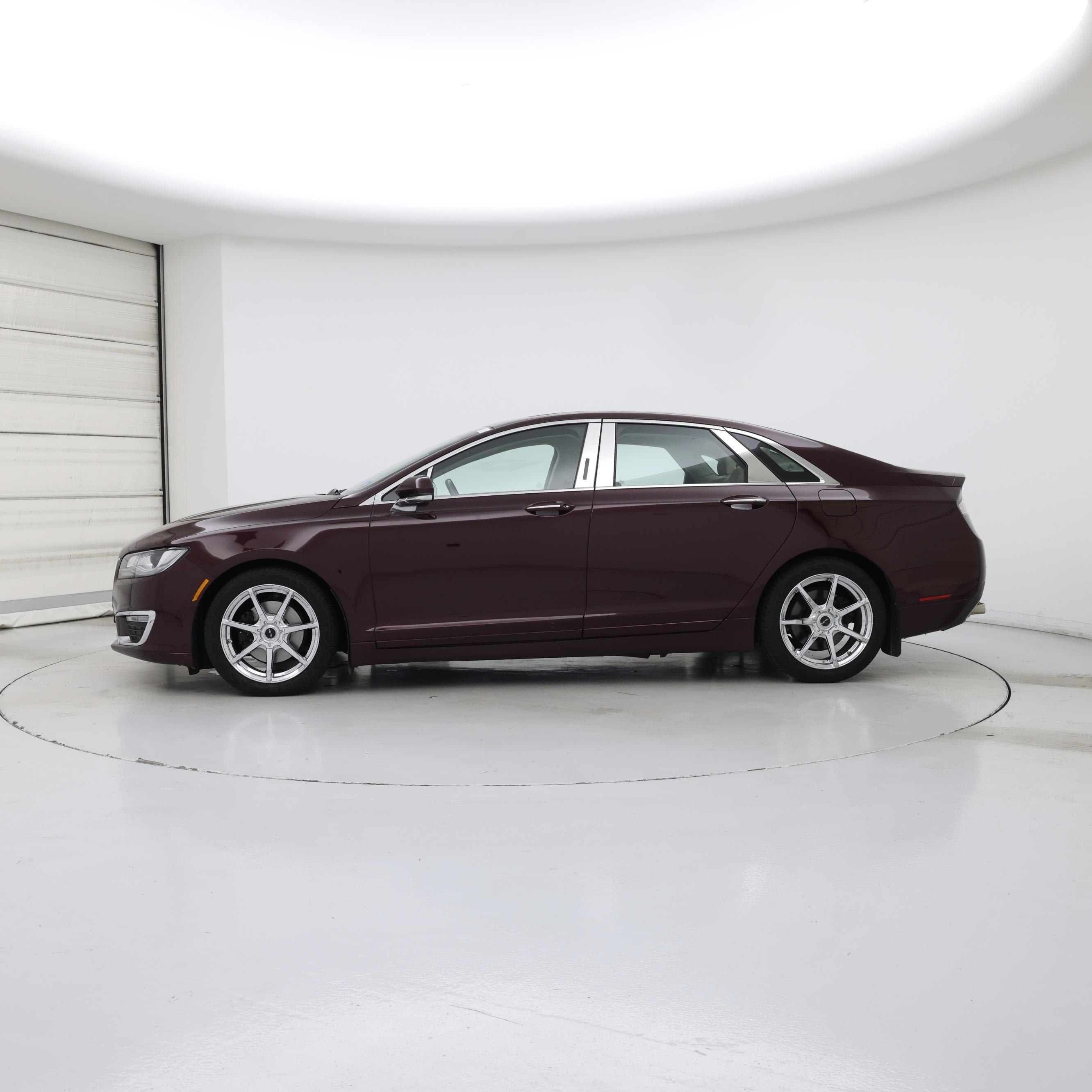 Thumbnail: 2018 Lincoln MKZ - 3