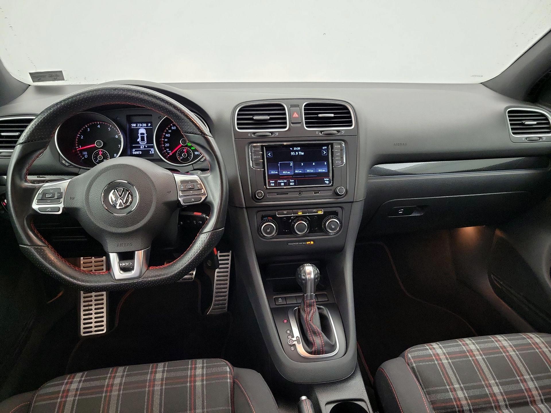 Thumbnail: 2014 Volkswagen Golf - 9