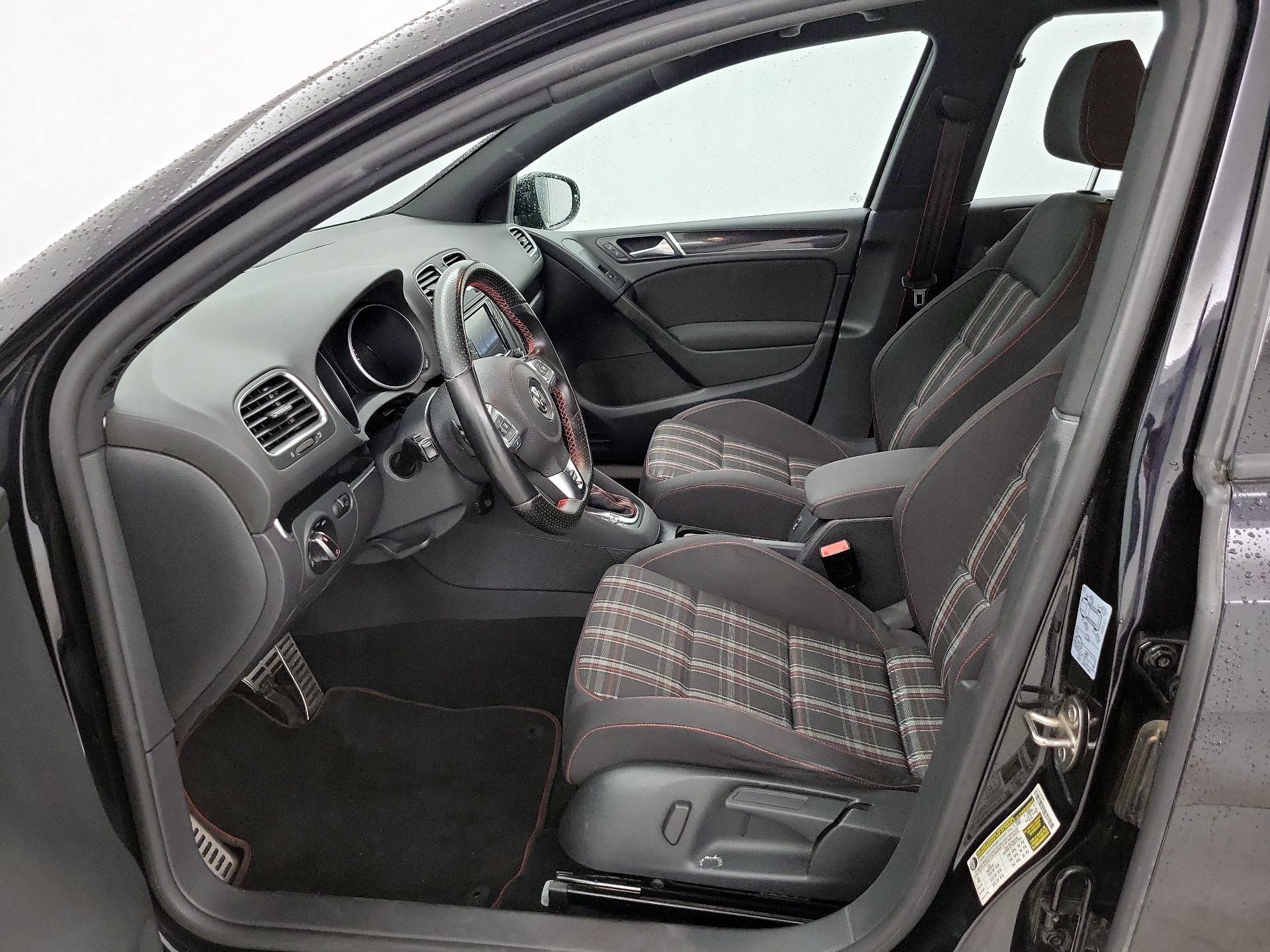 Thumbnail: 2014 Volkswagen Golf - 11