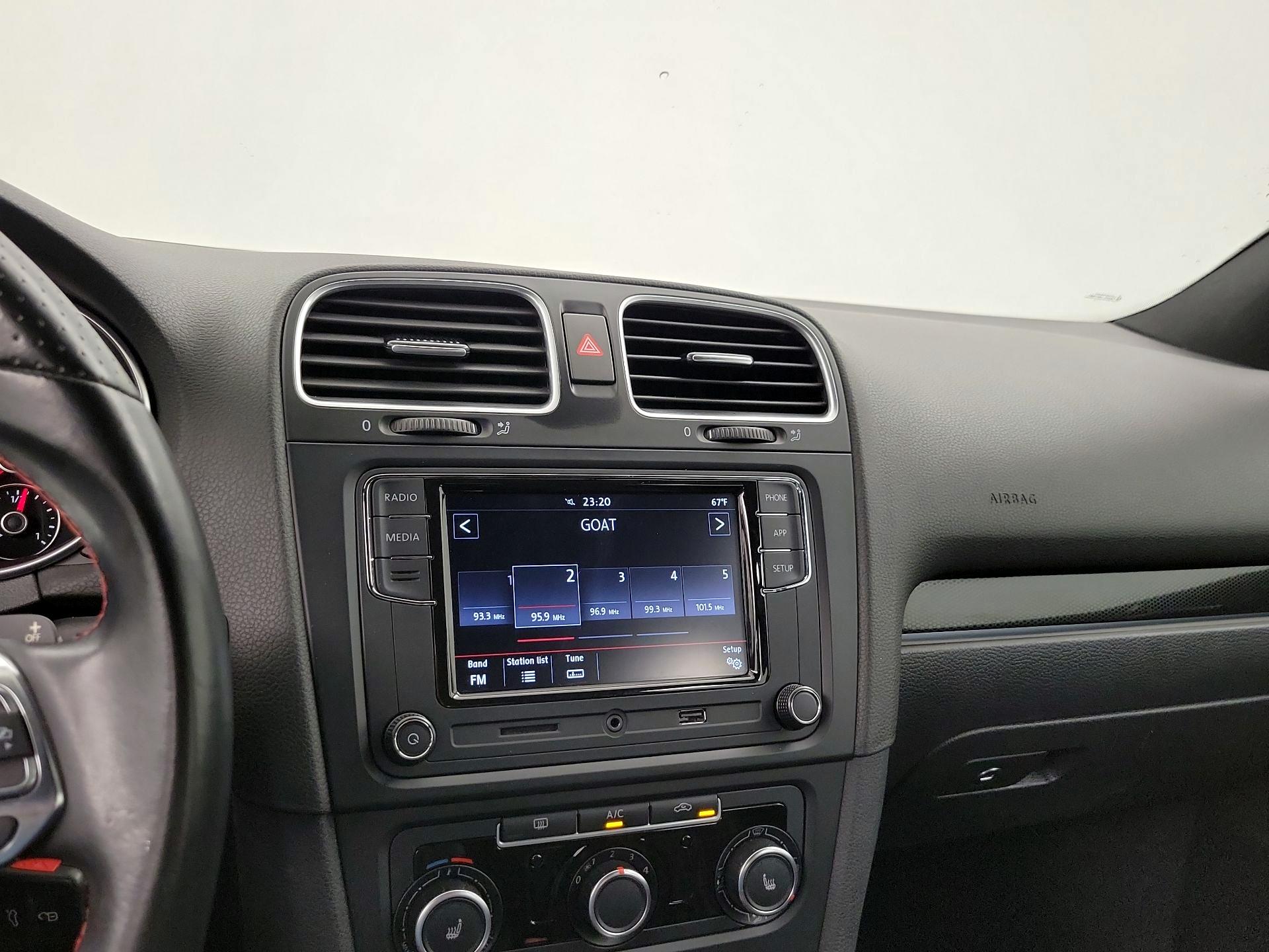 Thumbnail: 2014 Volkswagen Golf - 15