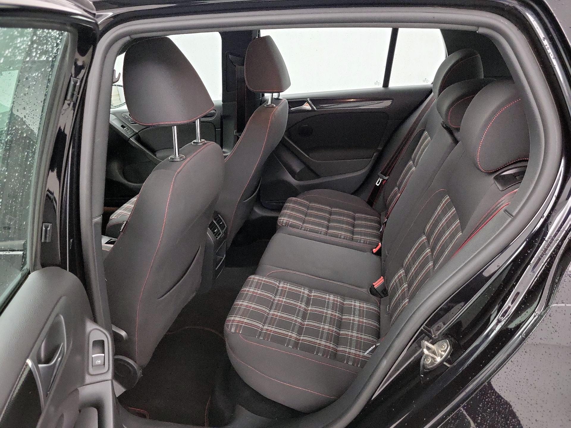 Thumbnail: 2014 Volkswagen Golf - 19