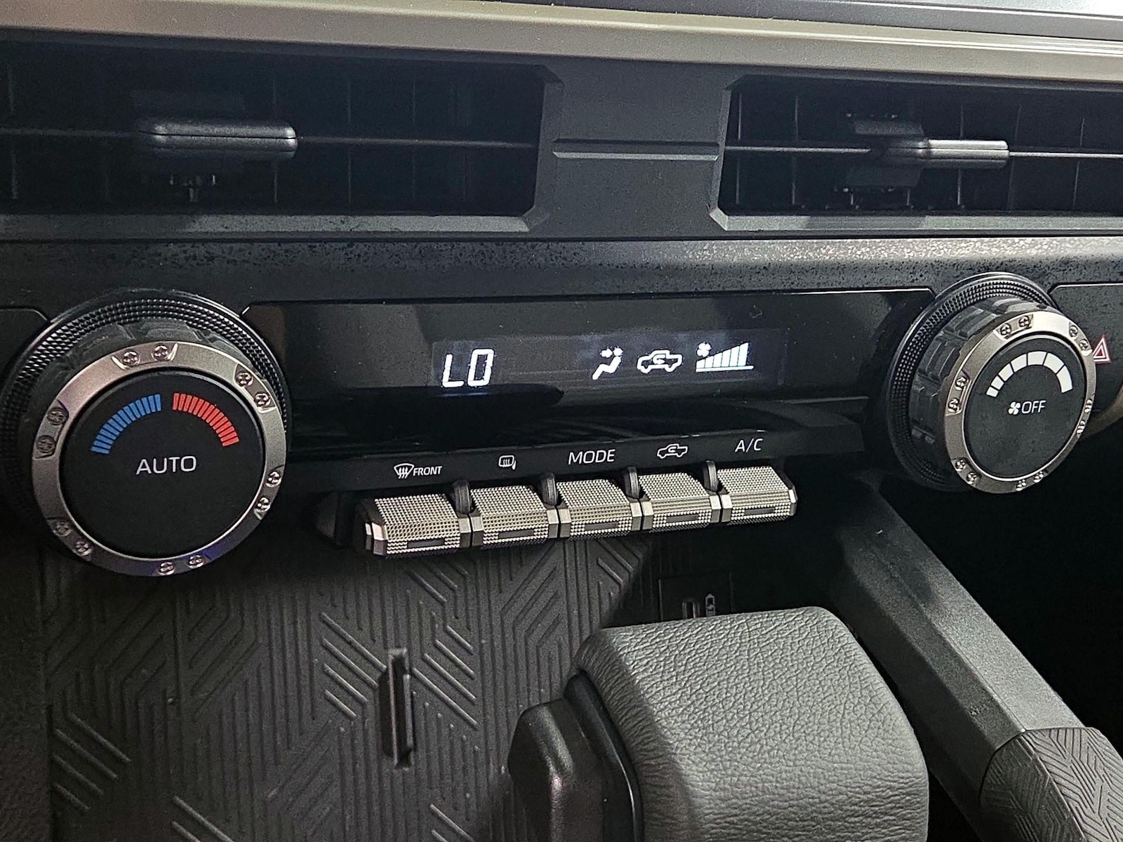 2026 Toyota Tacoma TRD Sport - Photo 17