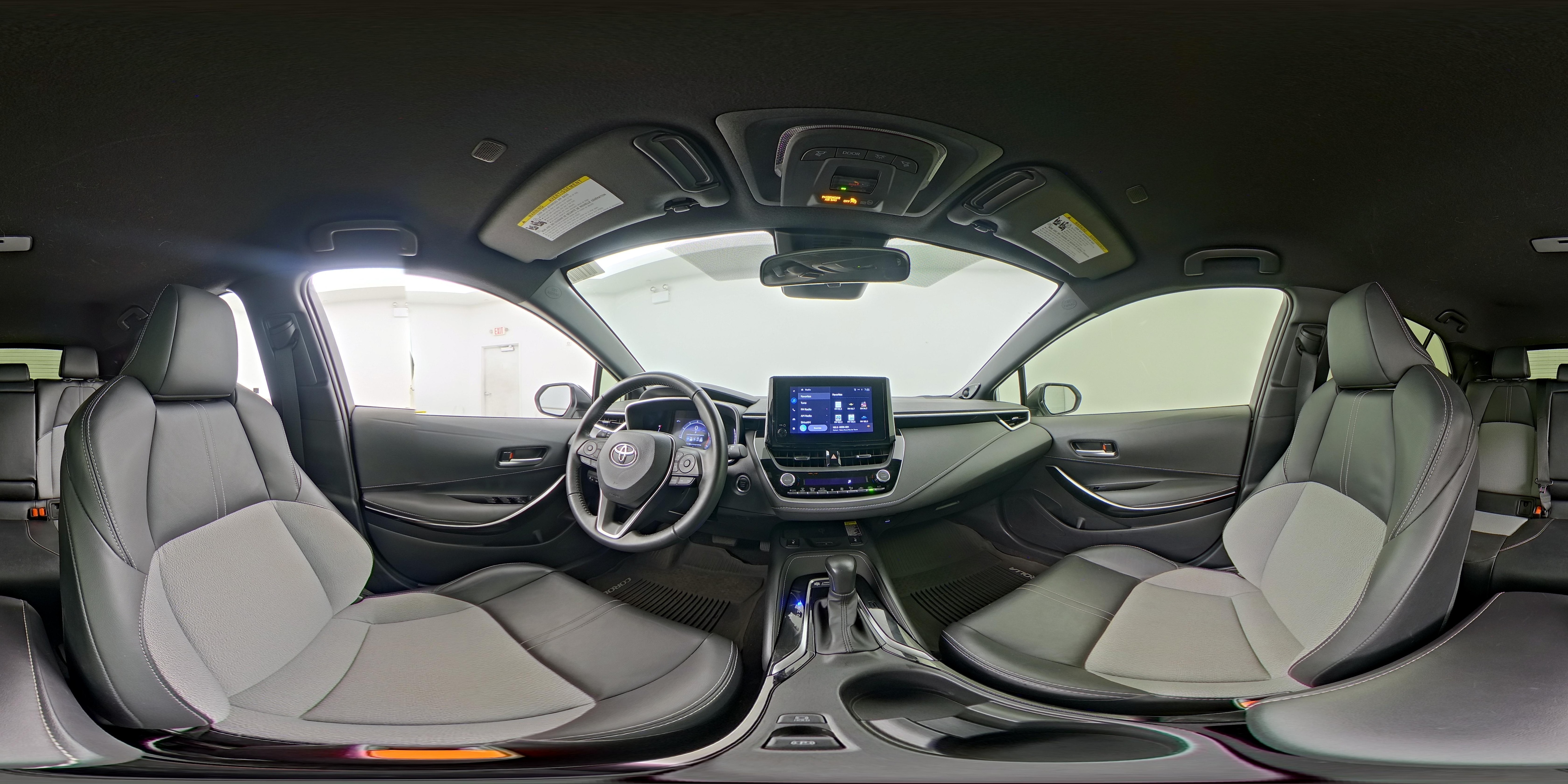 2024 Toyota Corolla Hatchback XSE - Photo 24