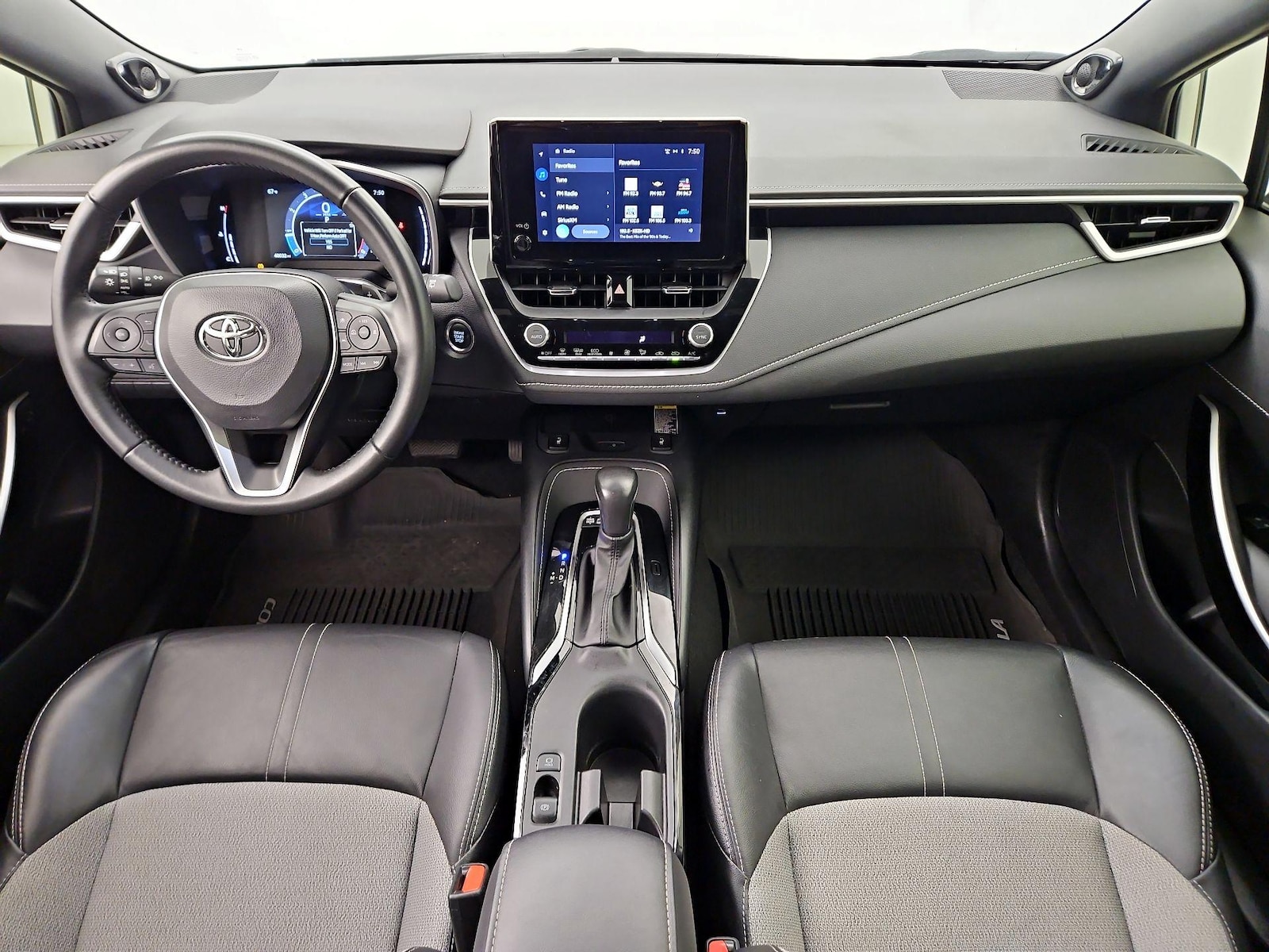 2024 Toyota Corolla Hatchback XSE - Photo 10