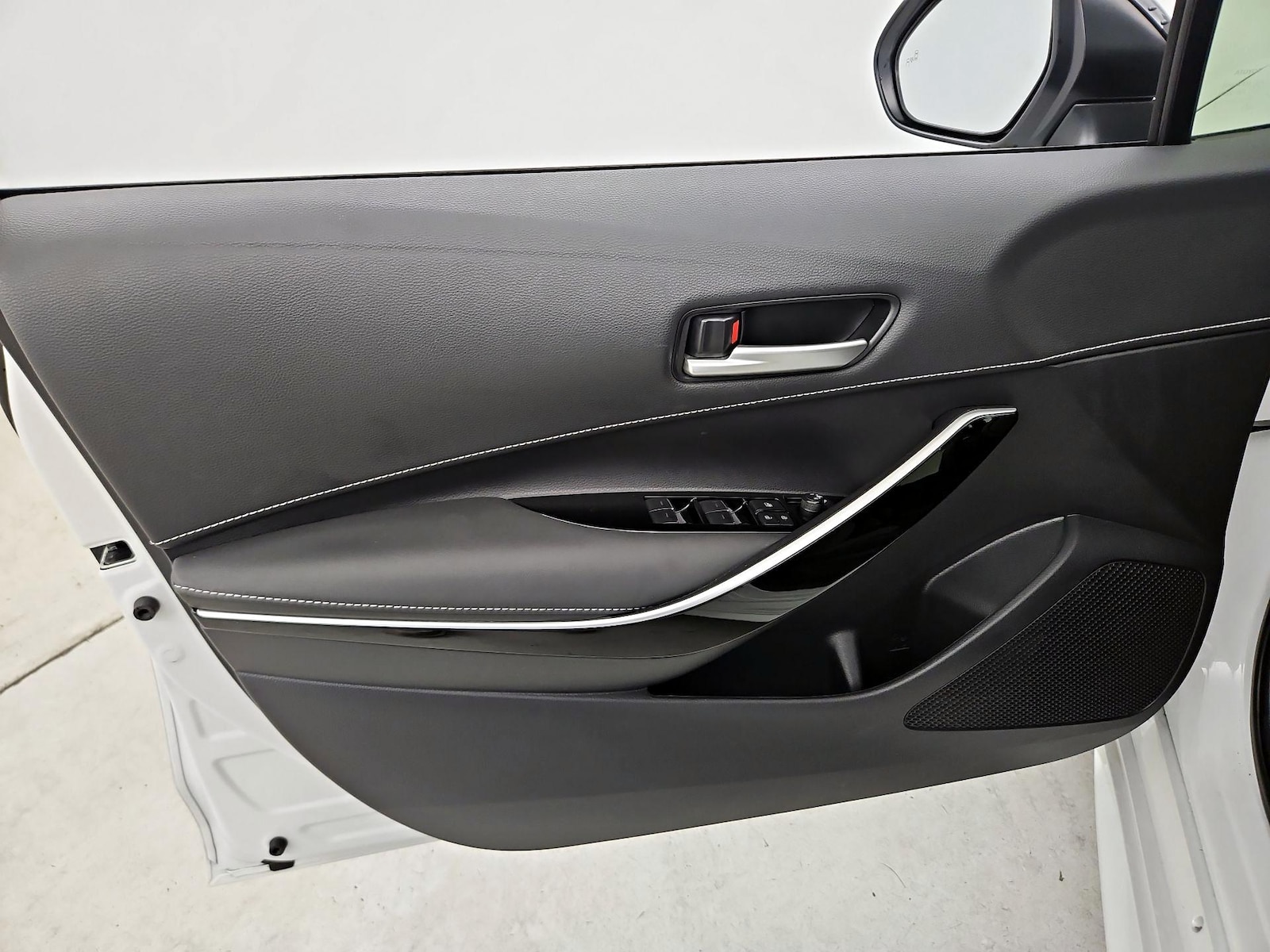 2024 Toyota Corolla Hatchback XSE - Photo 13