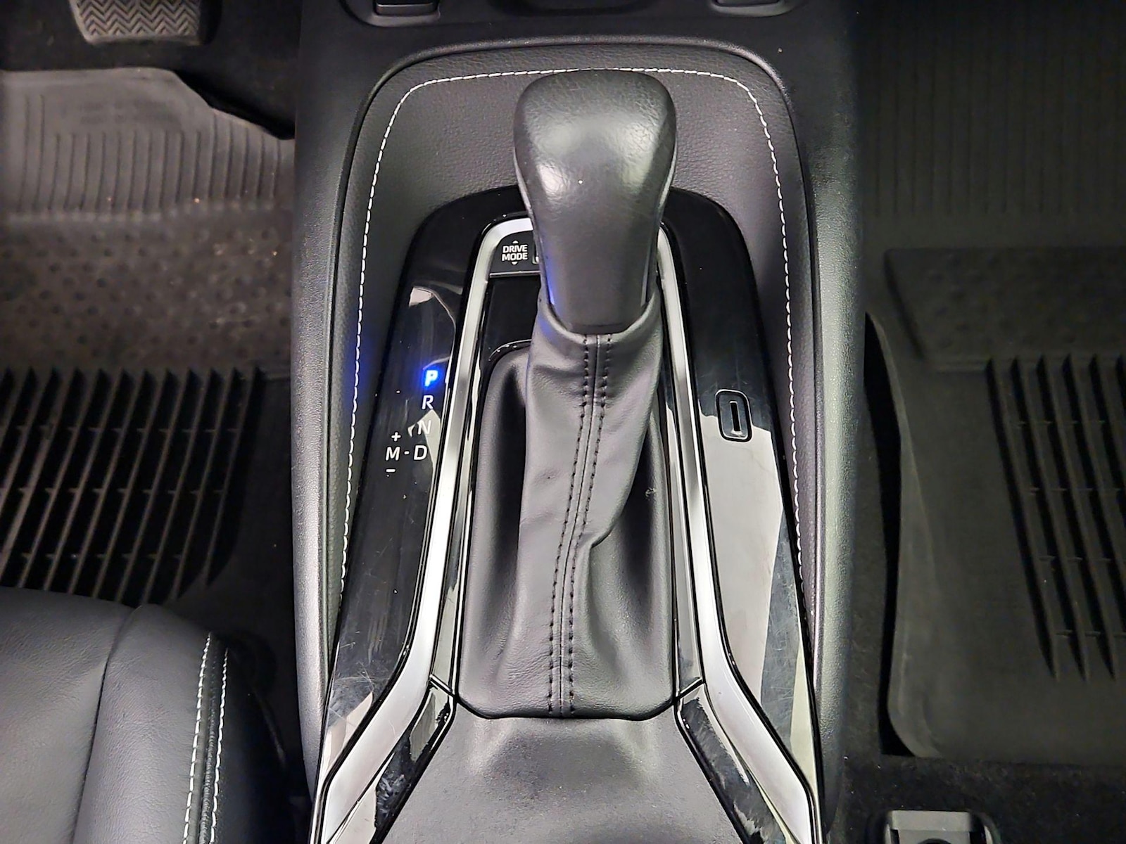 2024 Toyota Corolla Hatchback XSE - Photo 18