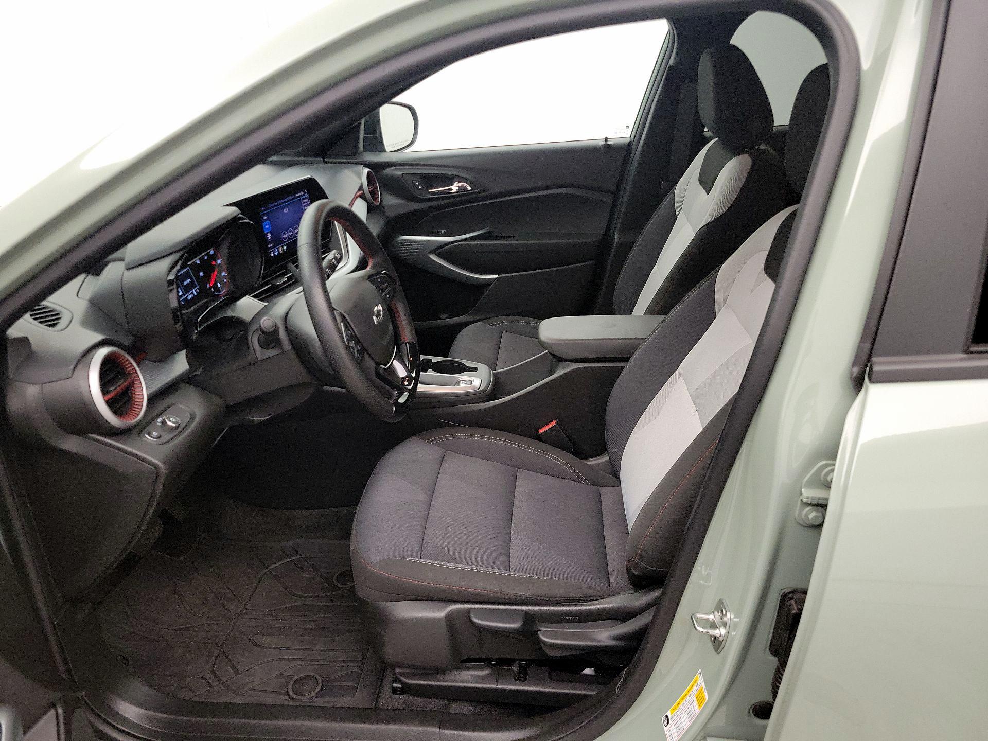Thumbnail: 2024 Chevrolet Trax - 11