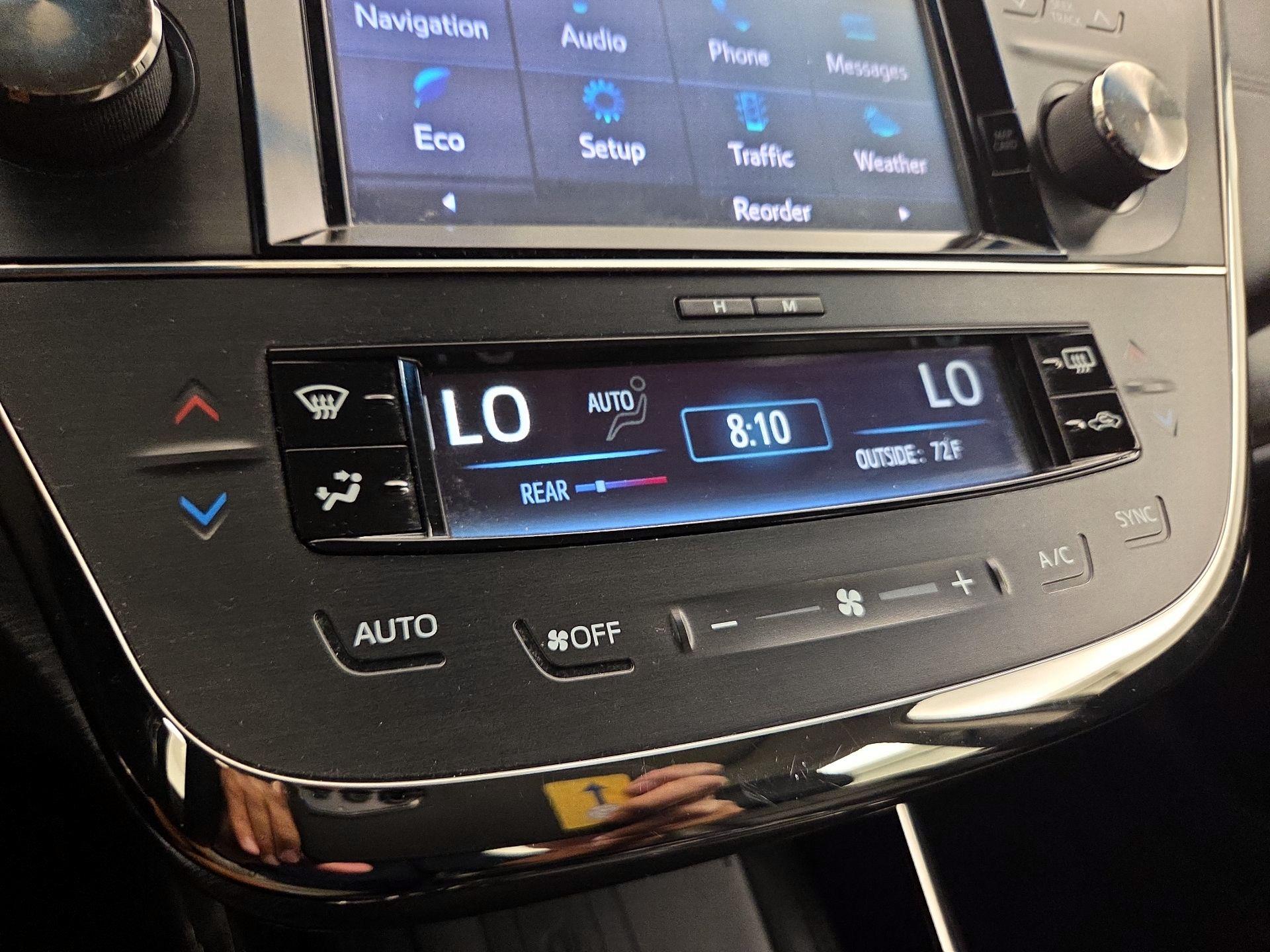 Thumbnail: 2018 Toyota Avalon - 17