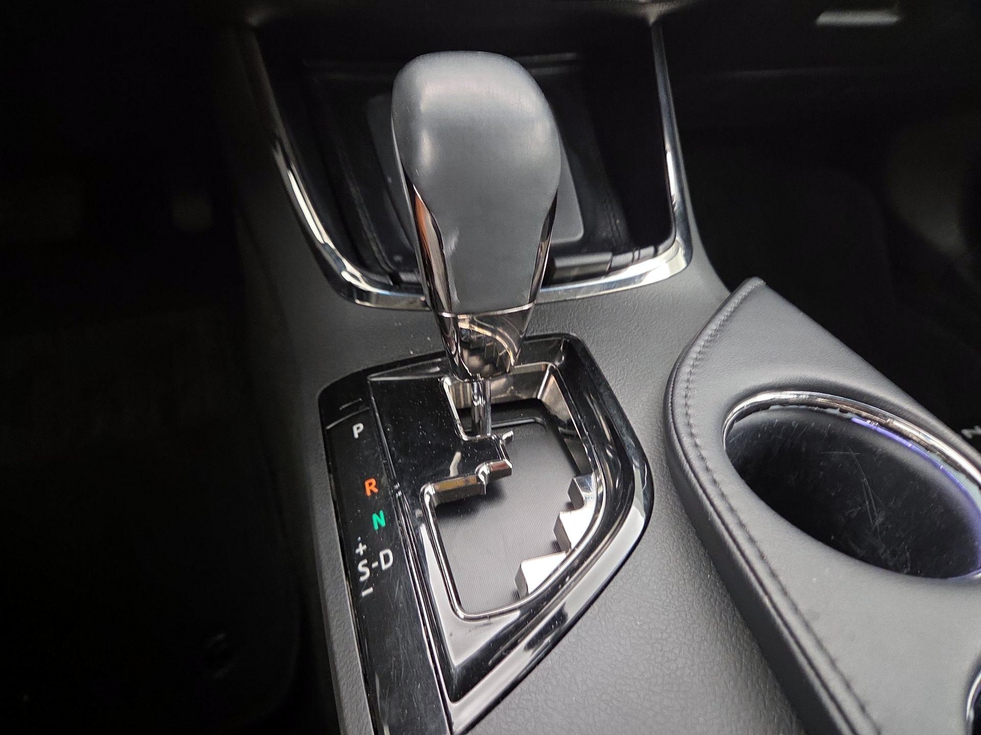 Thumbnail: 2018 Toyota Avalon - 18