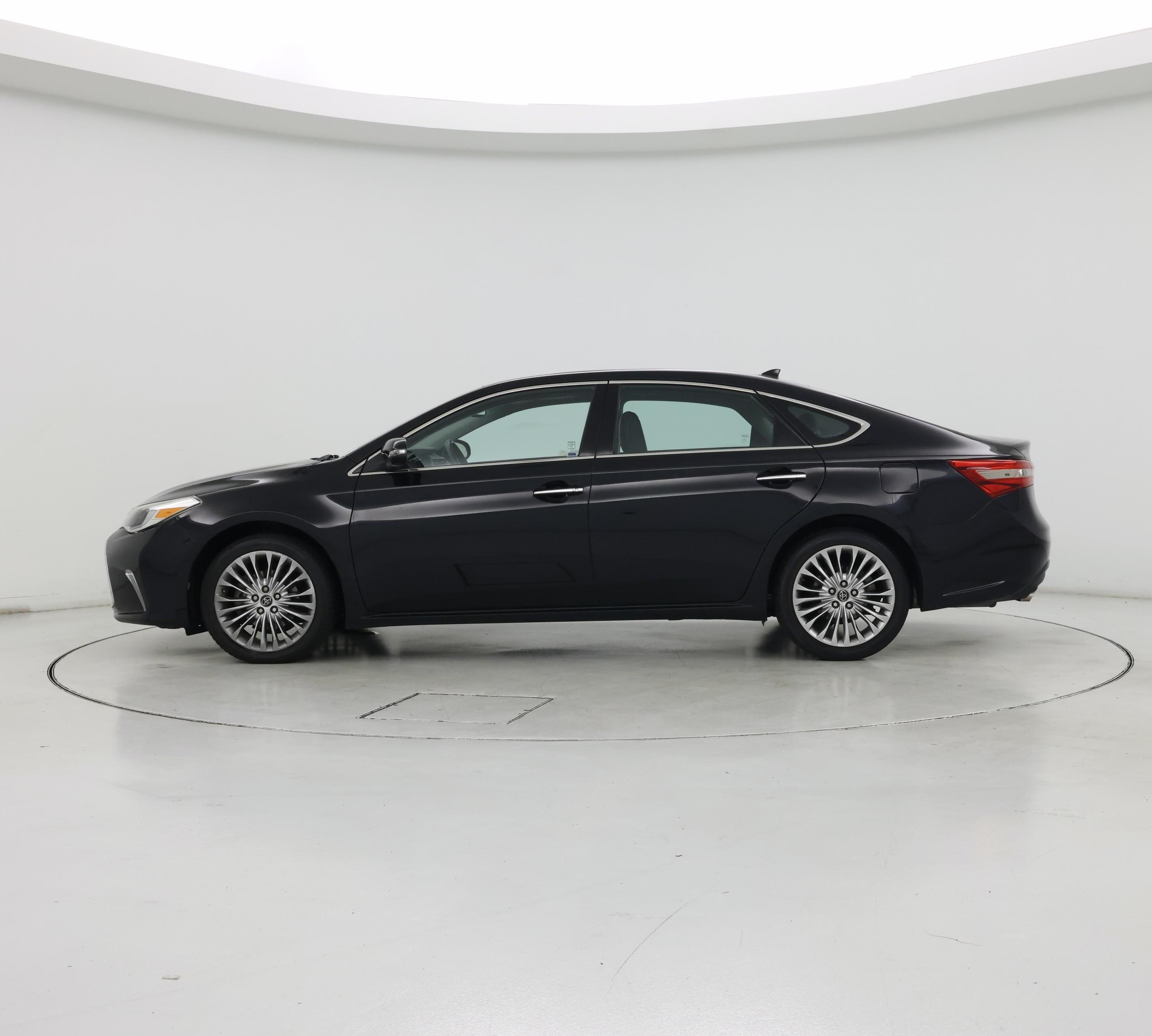 Thumbnail: 2018 Toyota Avalon - 3
