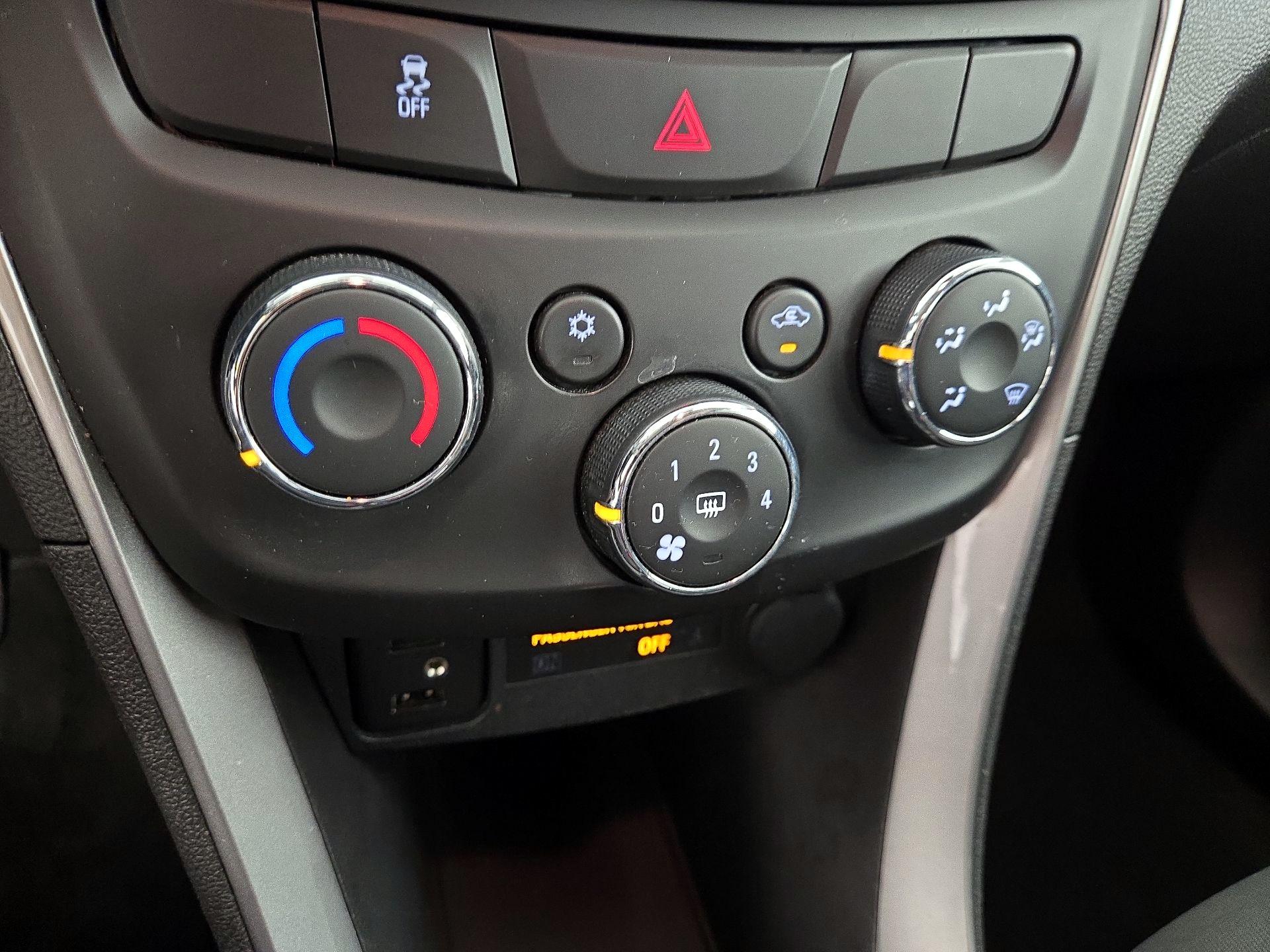 Thumbnail: 2018 Chevrolet Trax - 16