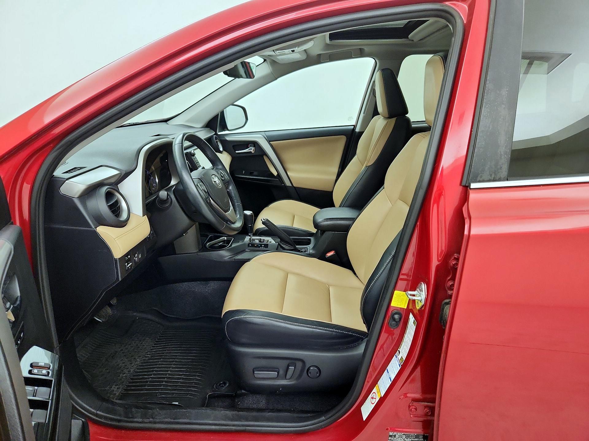 Thumbnail: 2016 Toyota RAV4 - 11