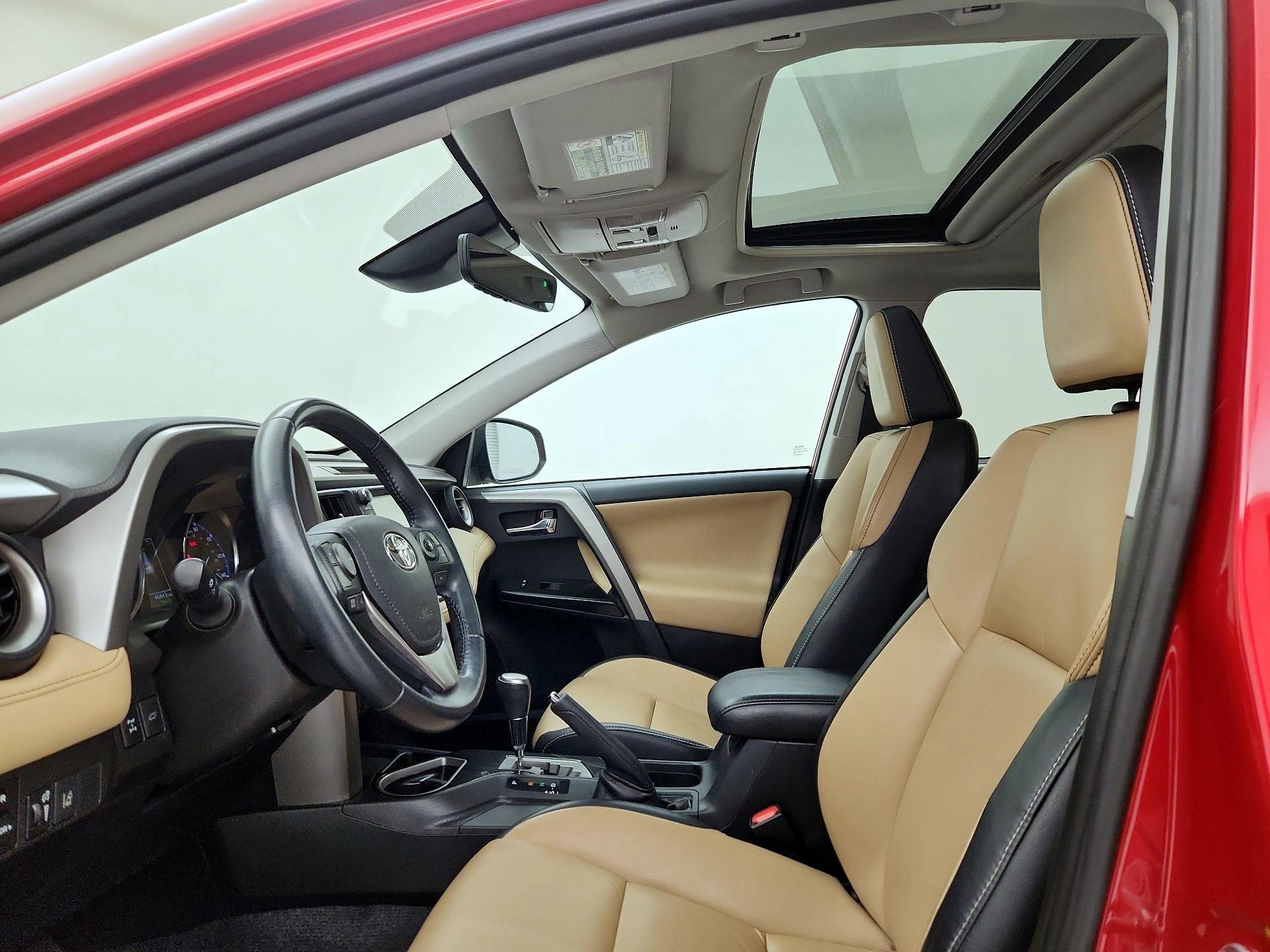 Thumbnail: 2016 Toyota RAV4 - 19