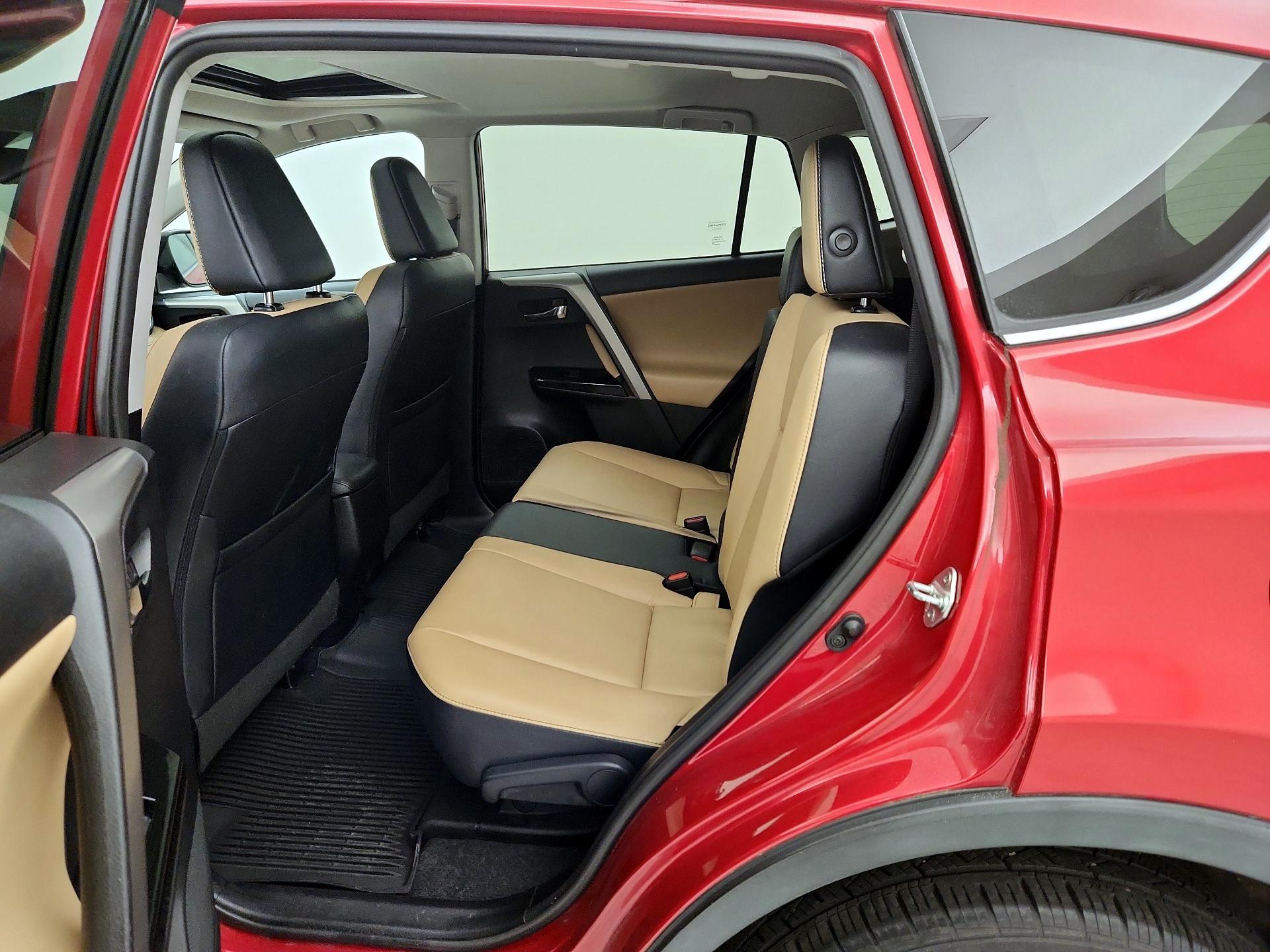 Thumbnail: 2016 Toyota RAV4 - 20