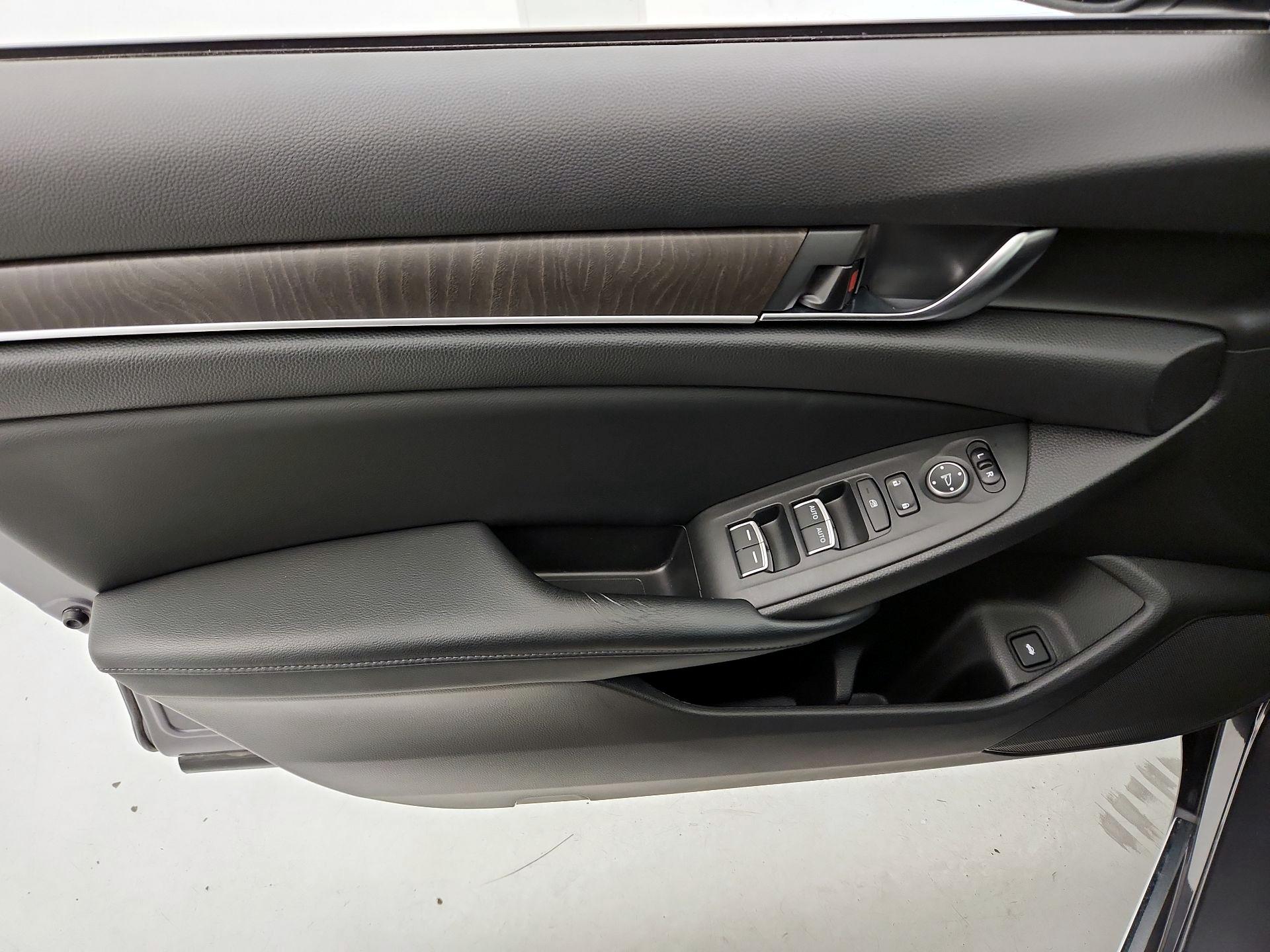 Thumbnail: 2018 Honda Accord - 12