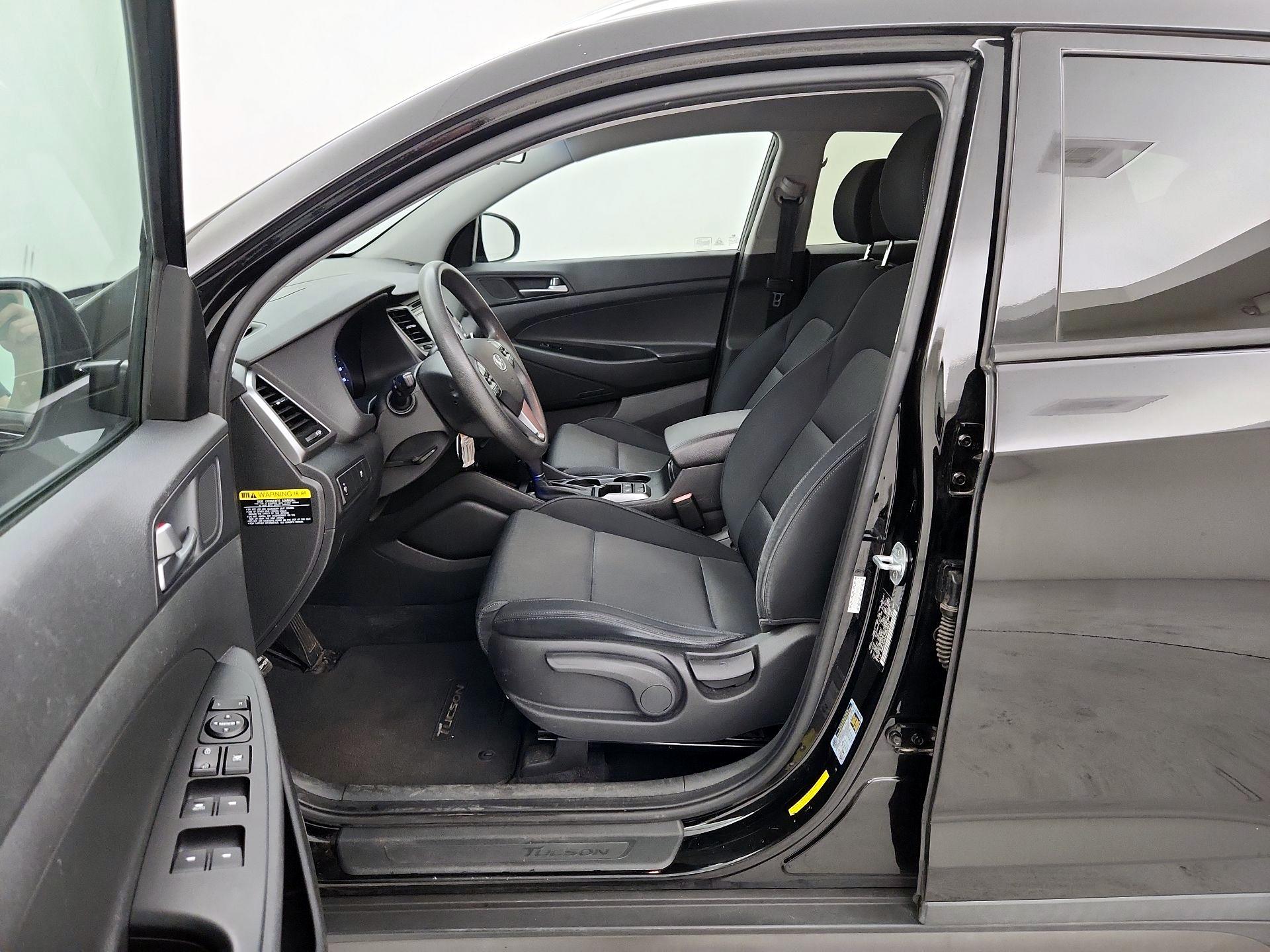 Thumbnail: 2016 Hyundai Tucson - 11