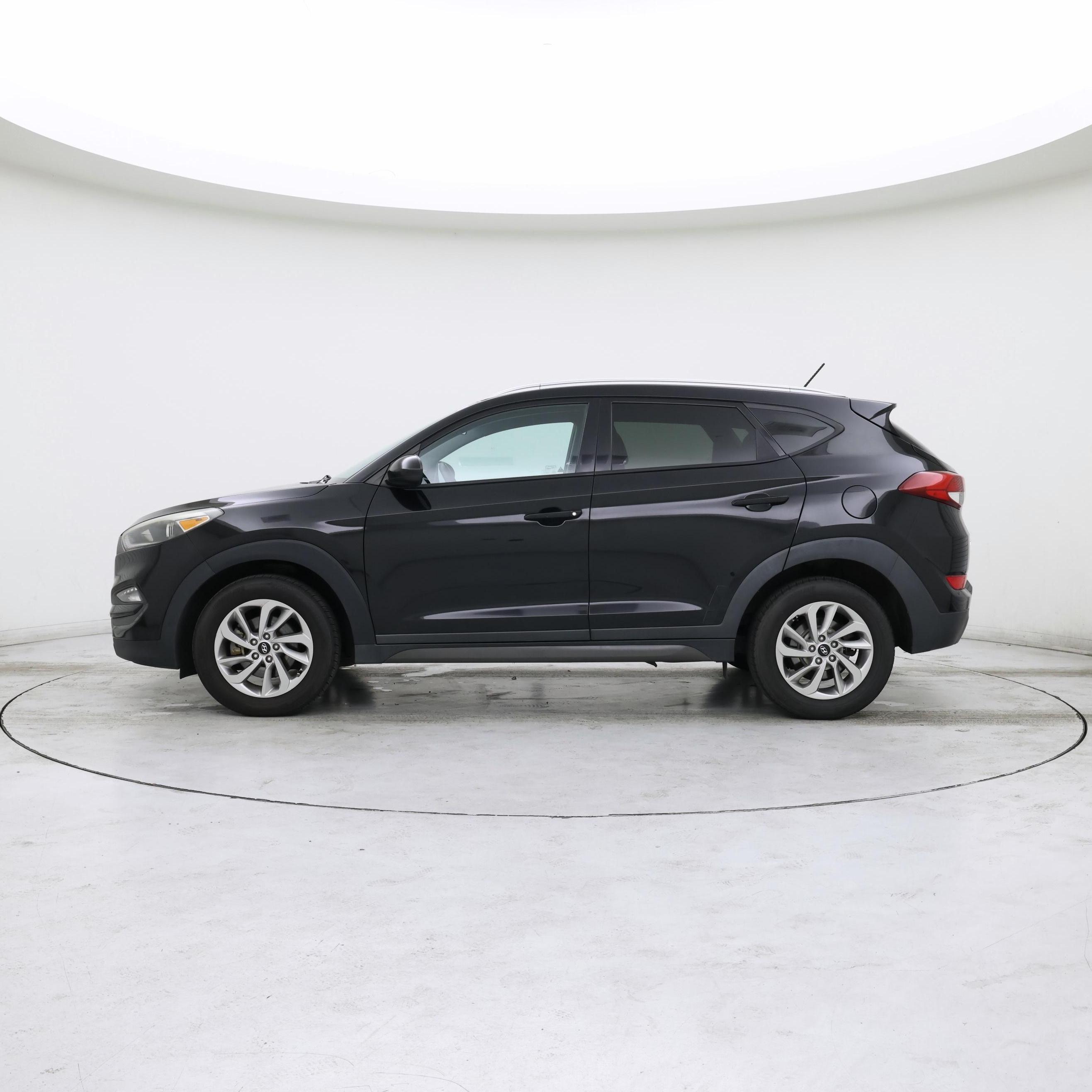 Thumbnail: 2016 Hyundai Tucson - 3