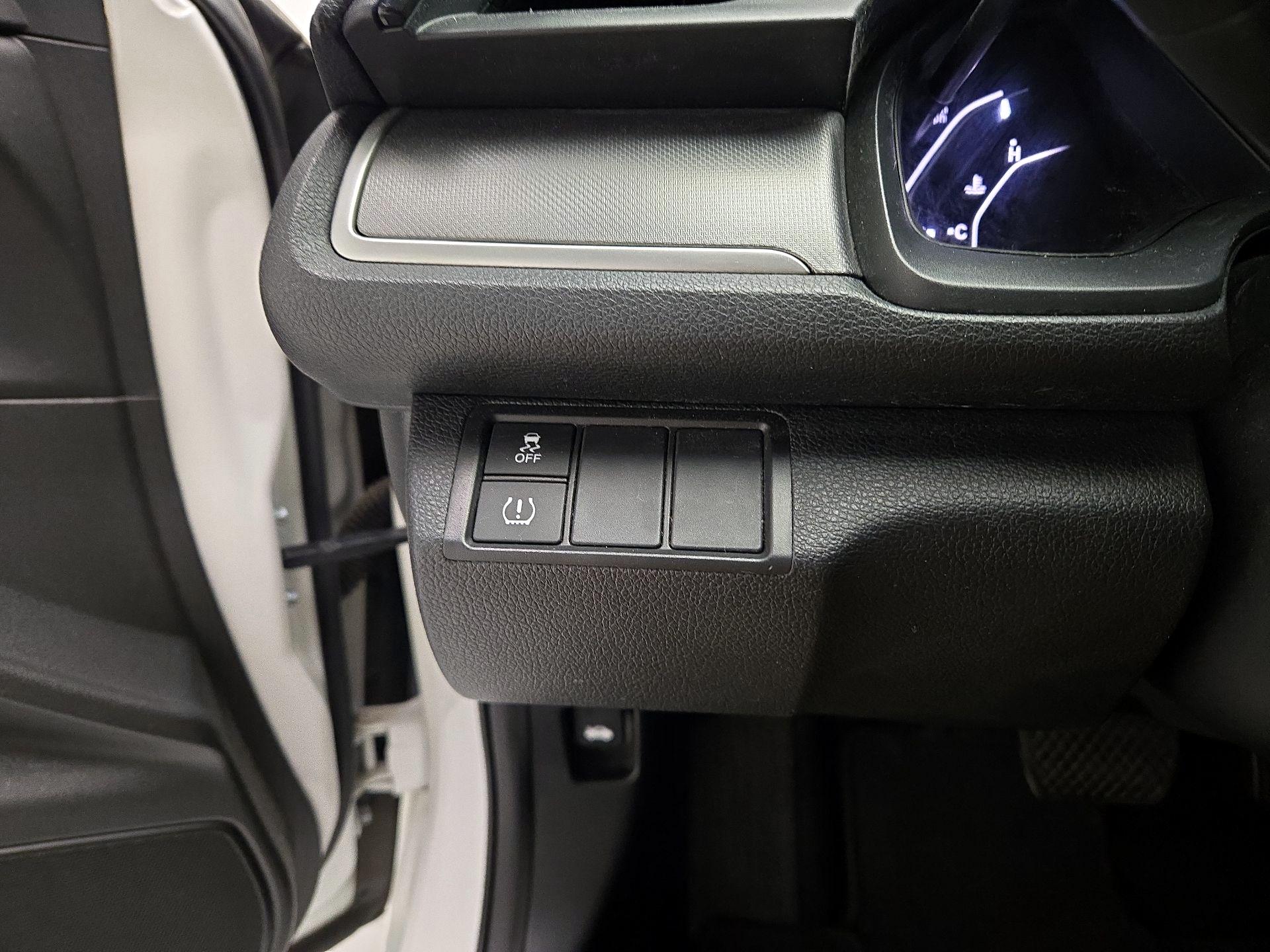 Thumbnail: 2016 Honda Civic - 11