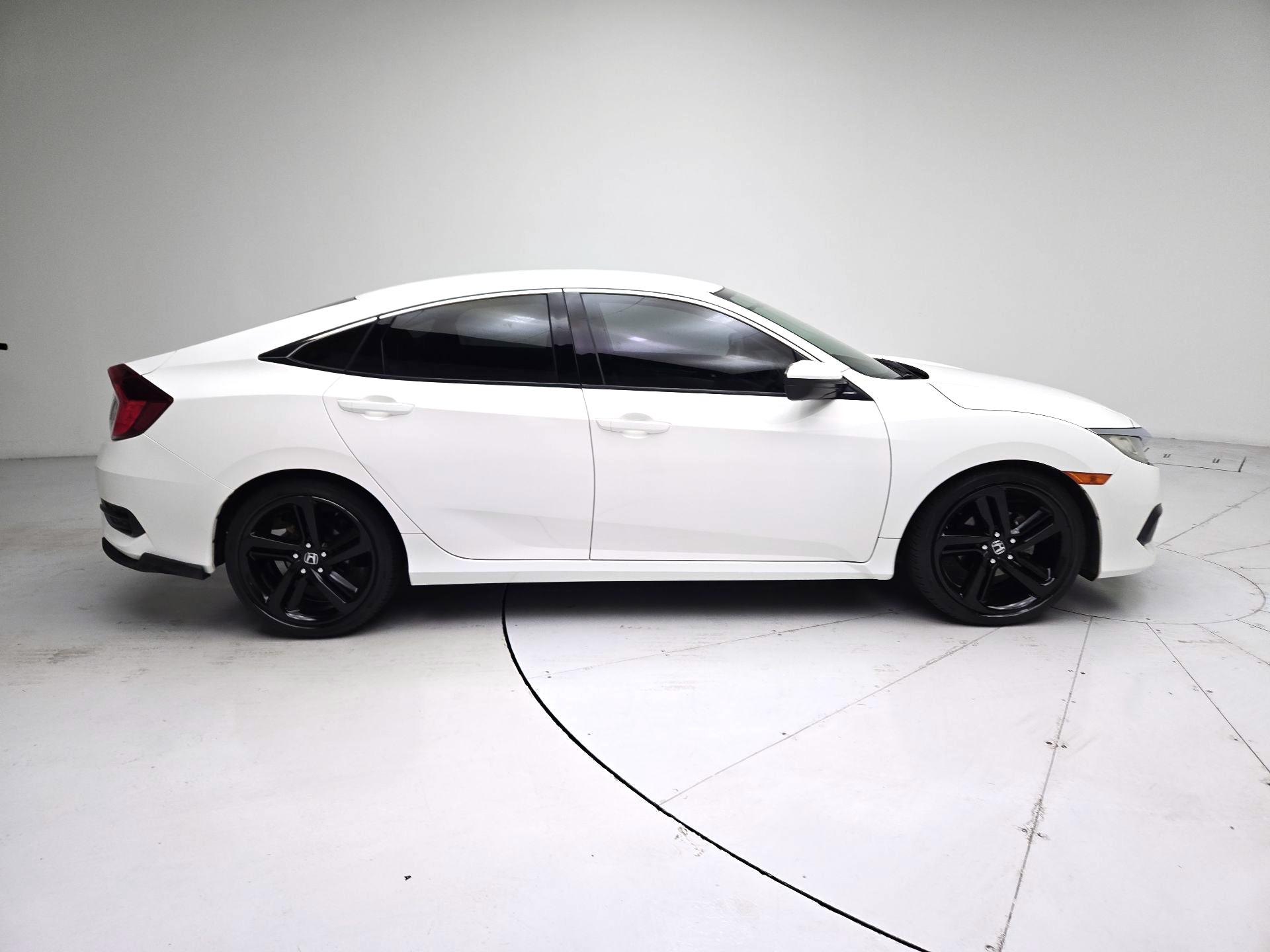 Thumbnail: 2016 Honda Civic - 4