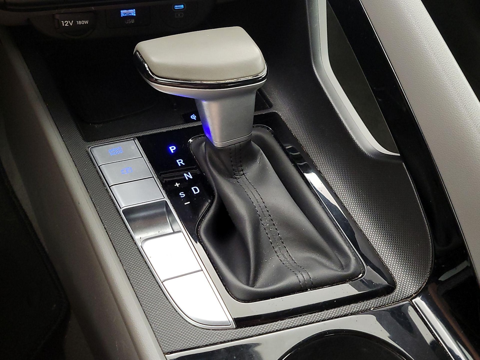 2024 Hyundai Elantra SEL - Photo 19