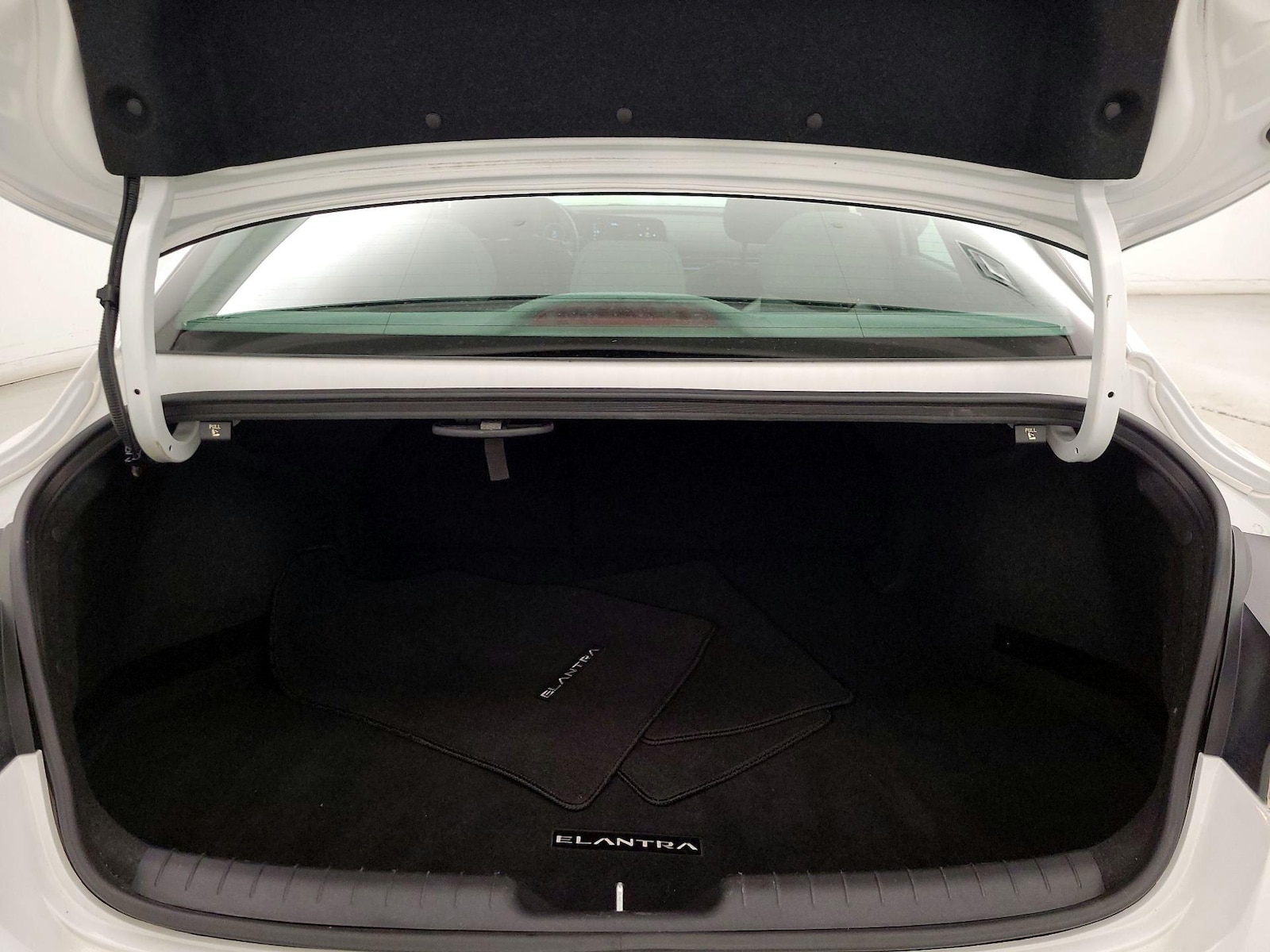 2024 Hyundai Elantra SEL - Photo 22
