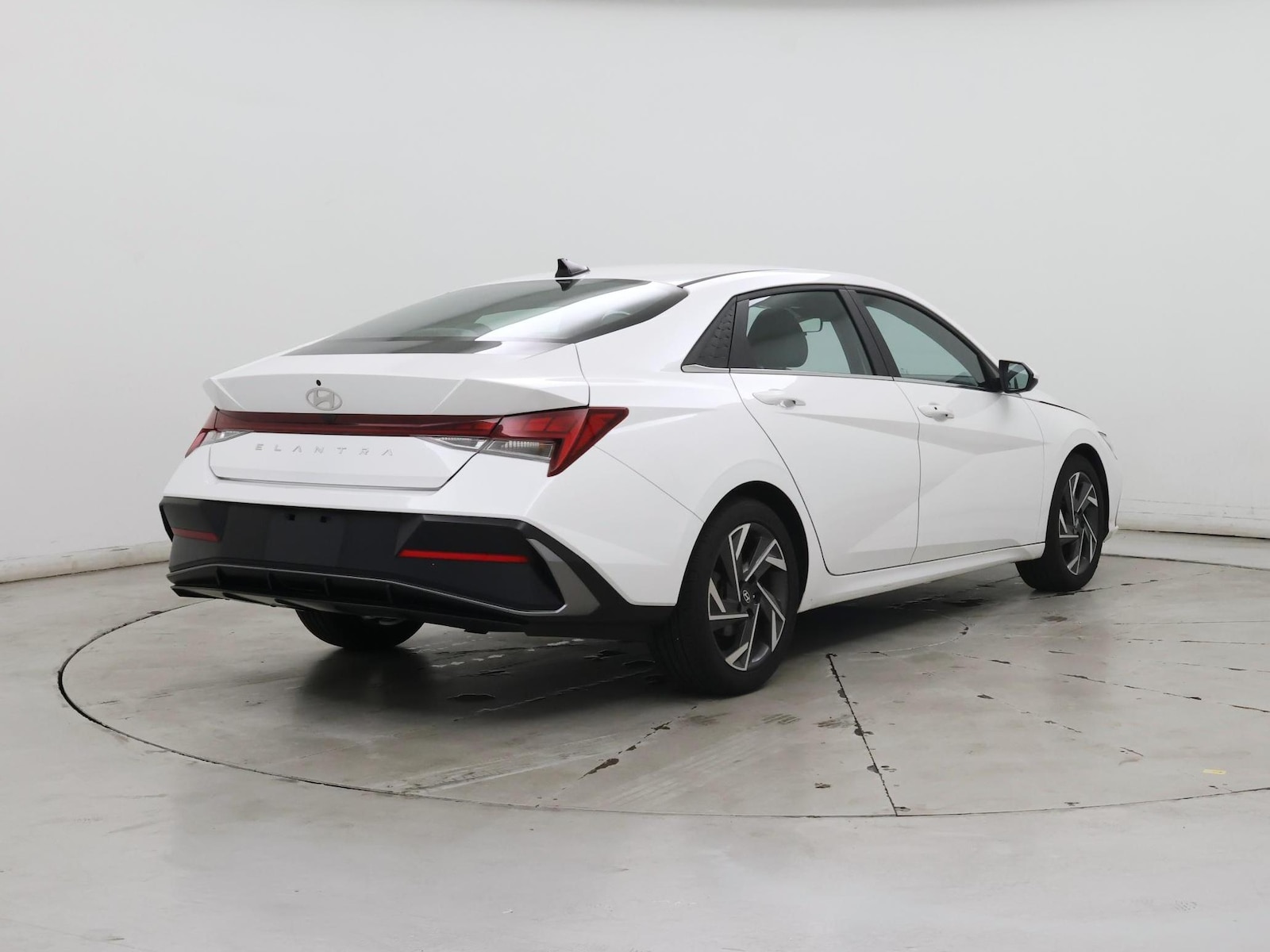 2024 Hyundai Elantra SEL - Photo 9