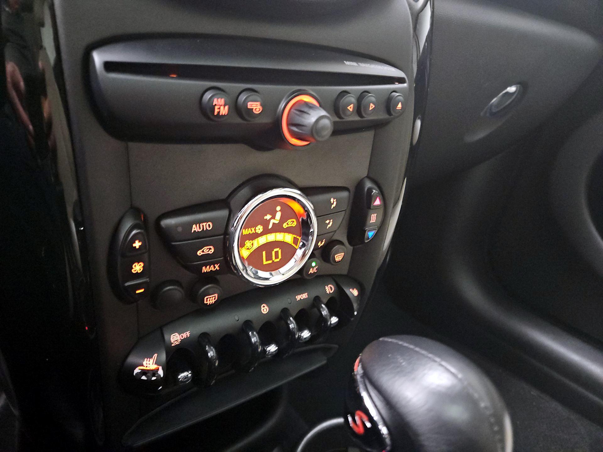 Thumbnail: 2016 MINI Cooper Countryman - 16