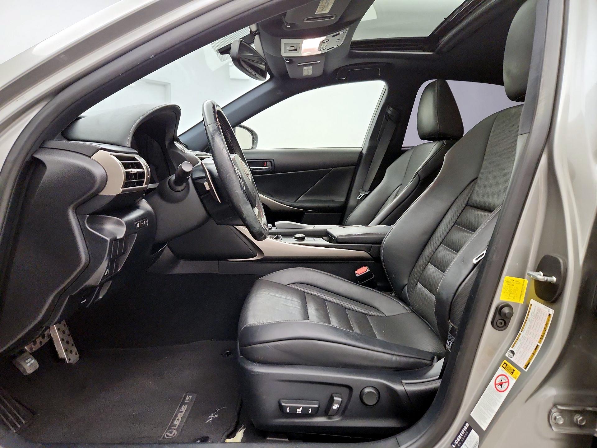 Thumbnail: 2015 Lexus IS - 11