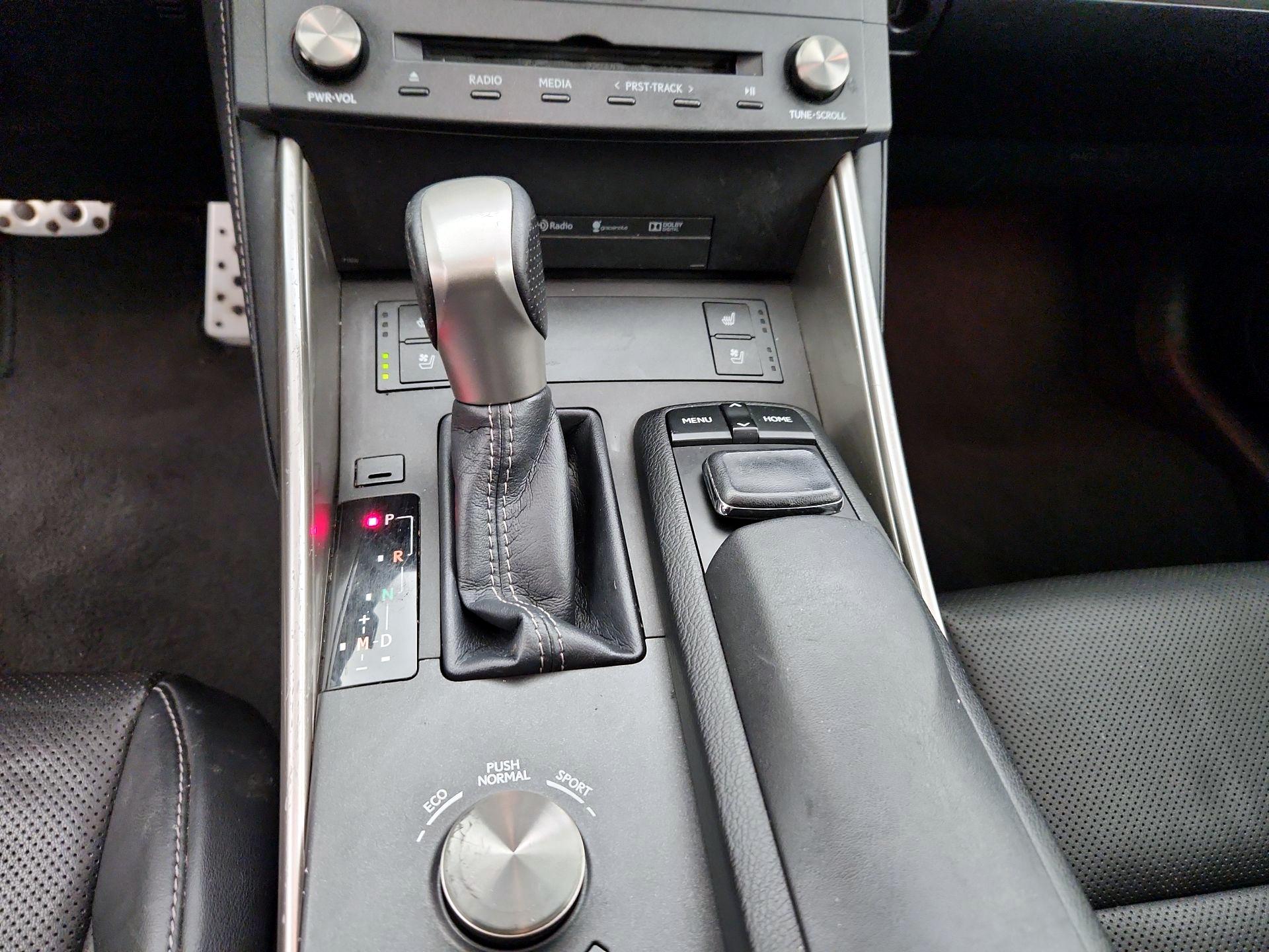 Thumbnail: 2015 Lexus IS - 18