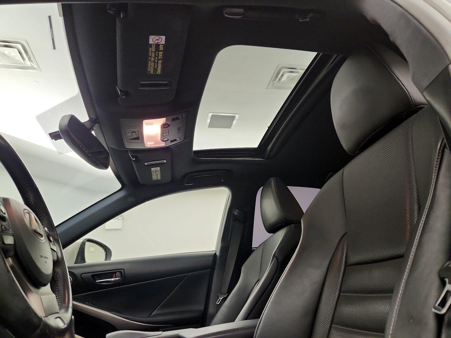 Thumbnail: 2015 Lexus IS - 20