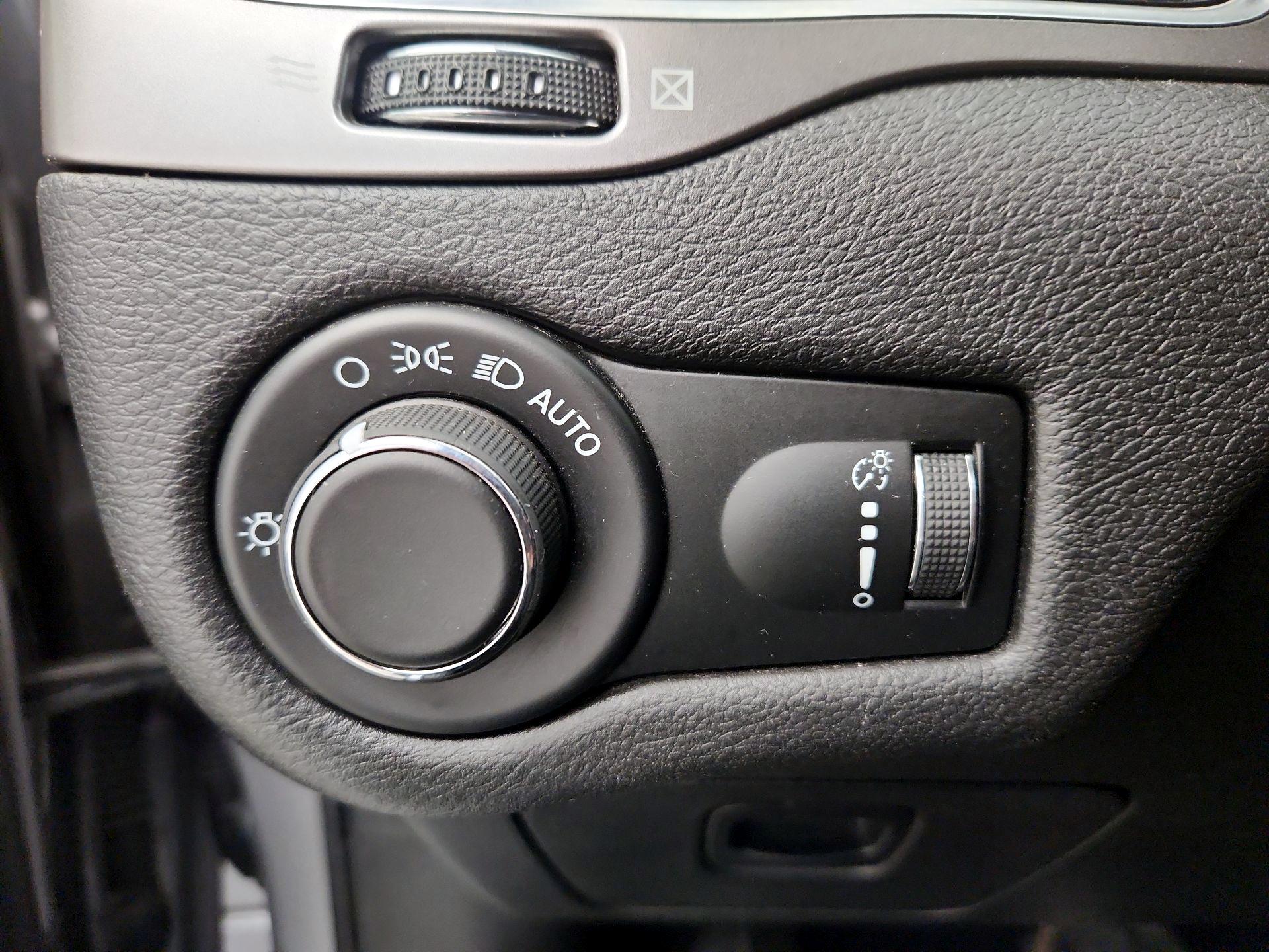 Thumbnail: 2021 Jeep Cherokee - 13