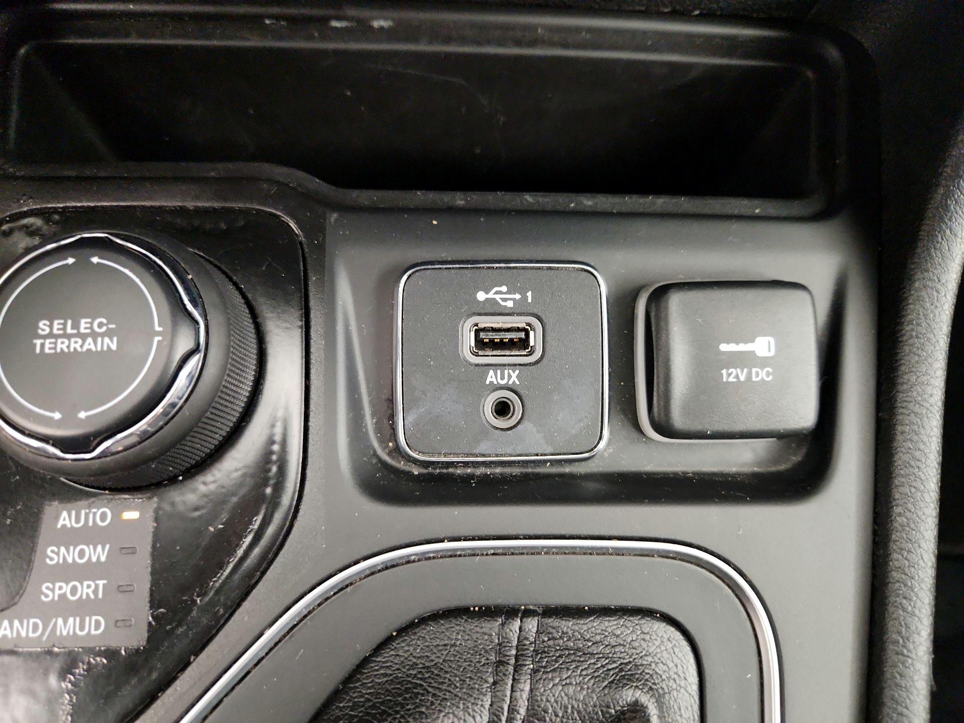 Thumbnail: 2021 Jeep Cherokee - 18