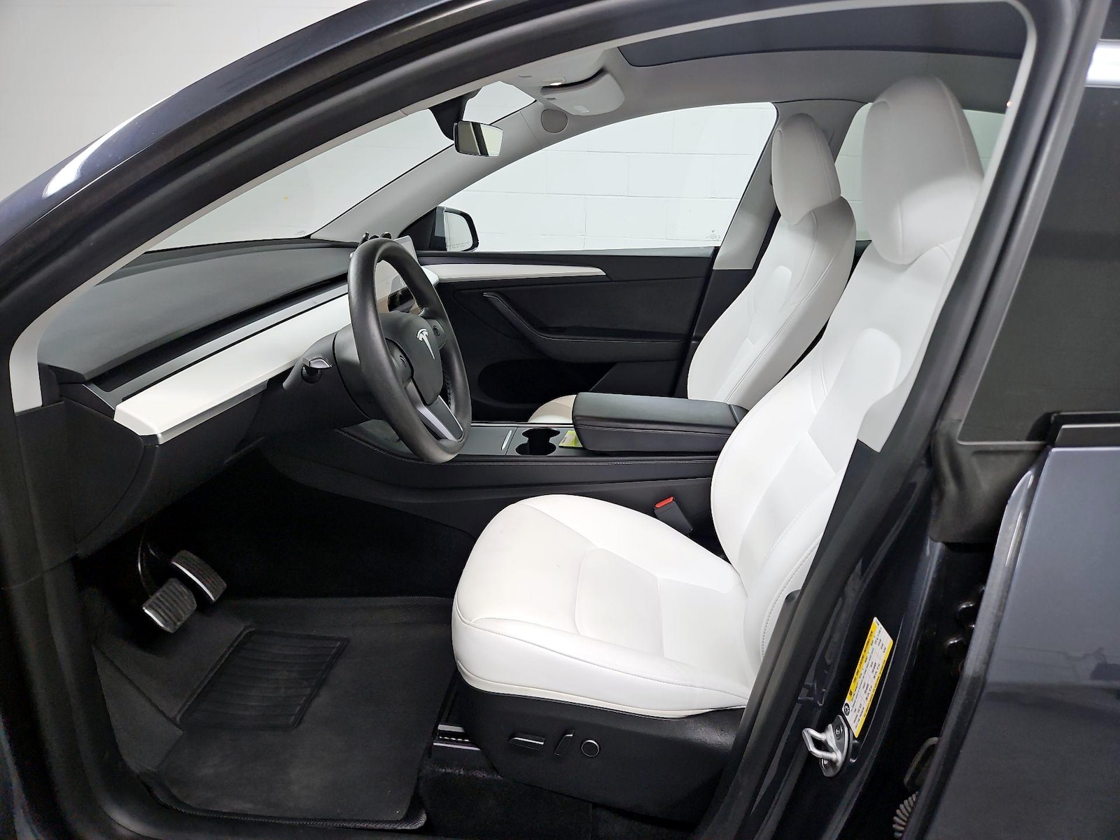 2023 Tesla Model Y Long Range - Photo 12