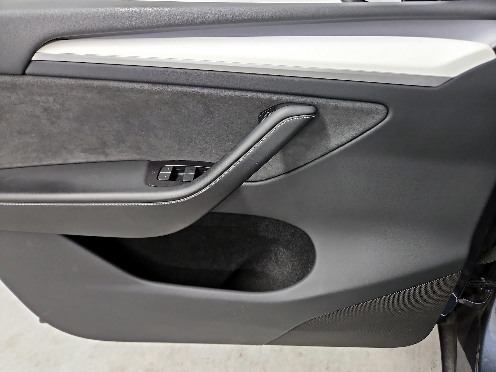 2023 Tesla Model Y Long Range - Photo 13