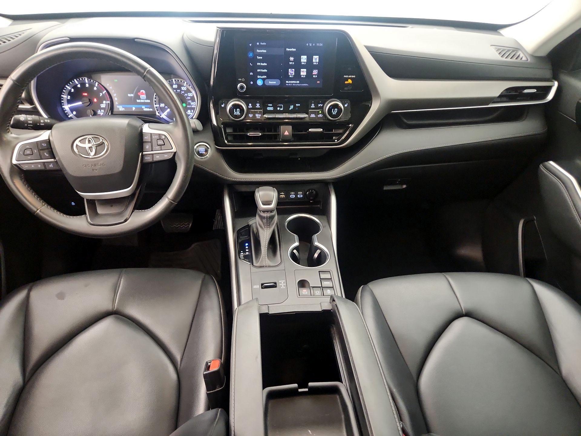 Thumbnail: 2023 Toyota Highlander - 9