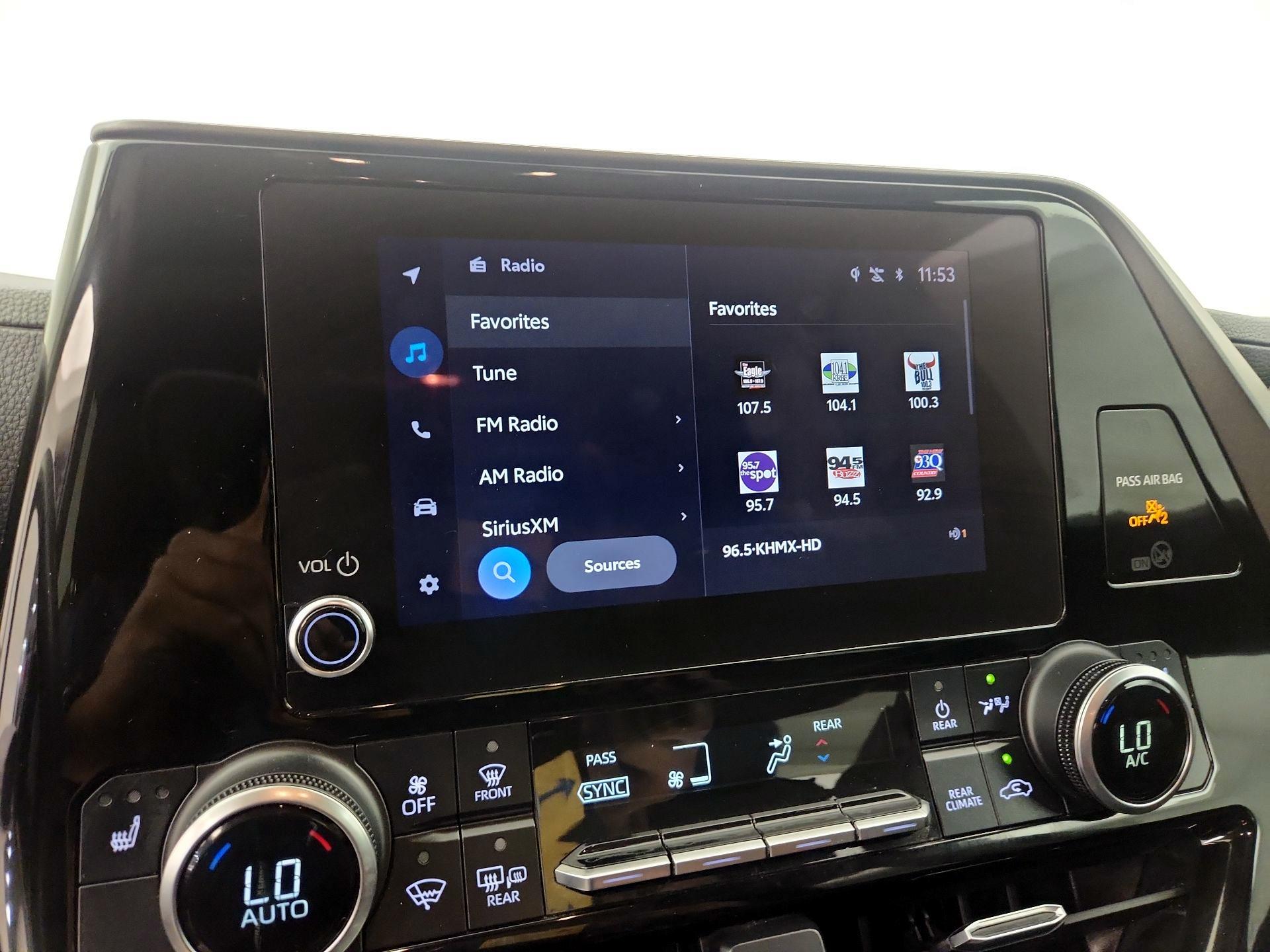 Thumbnail: 2023 Toyota Highlander - 15