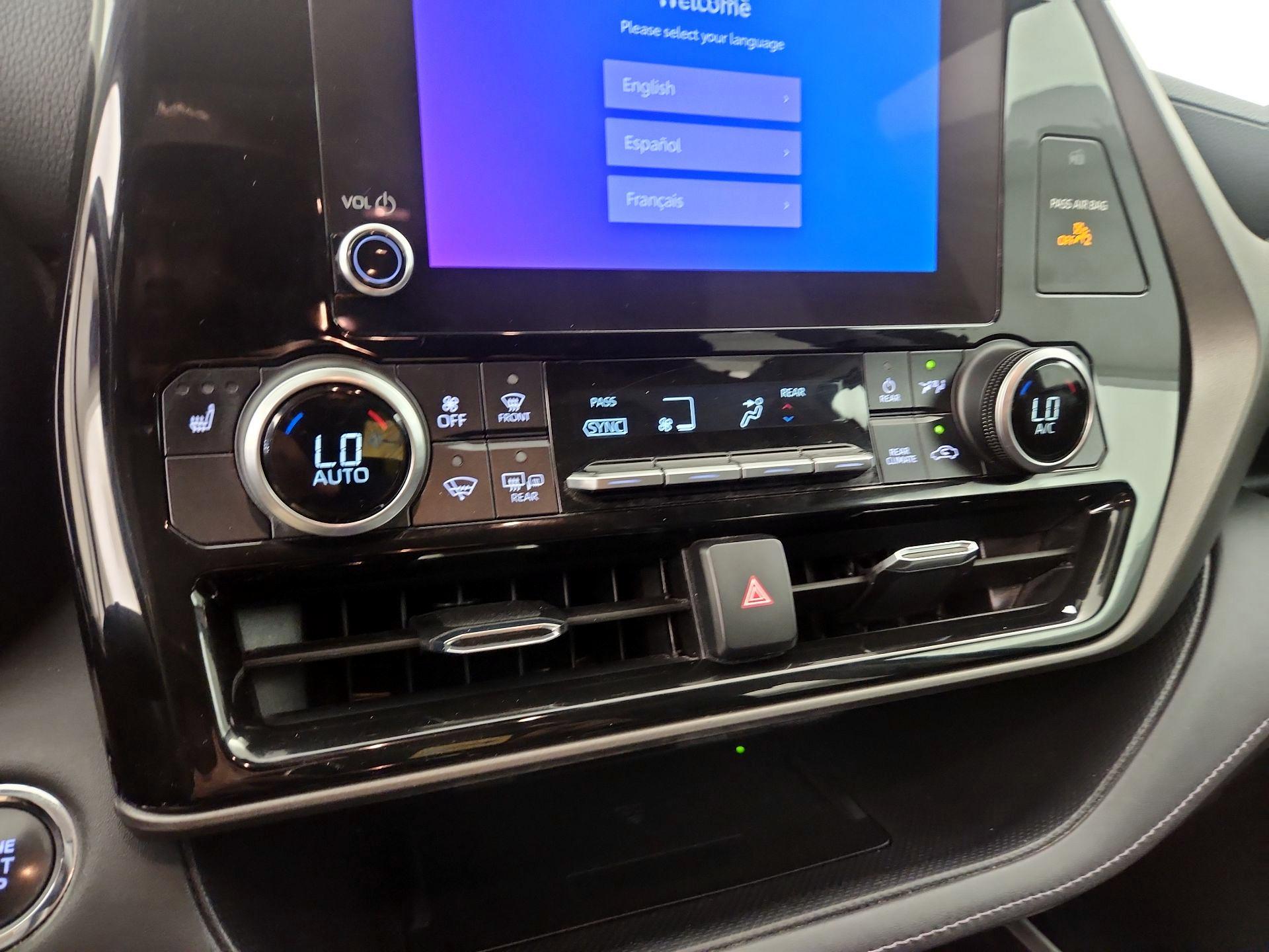 Thumbnail: 2023 Toyota Highlander - 16
