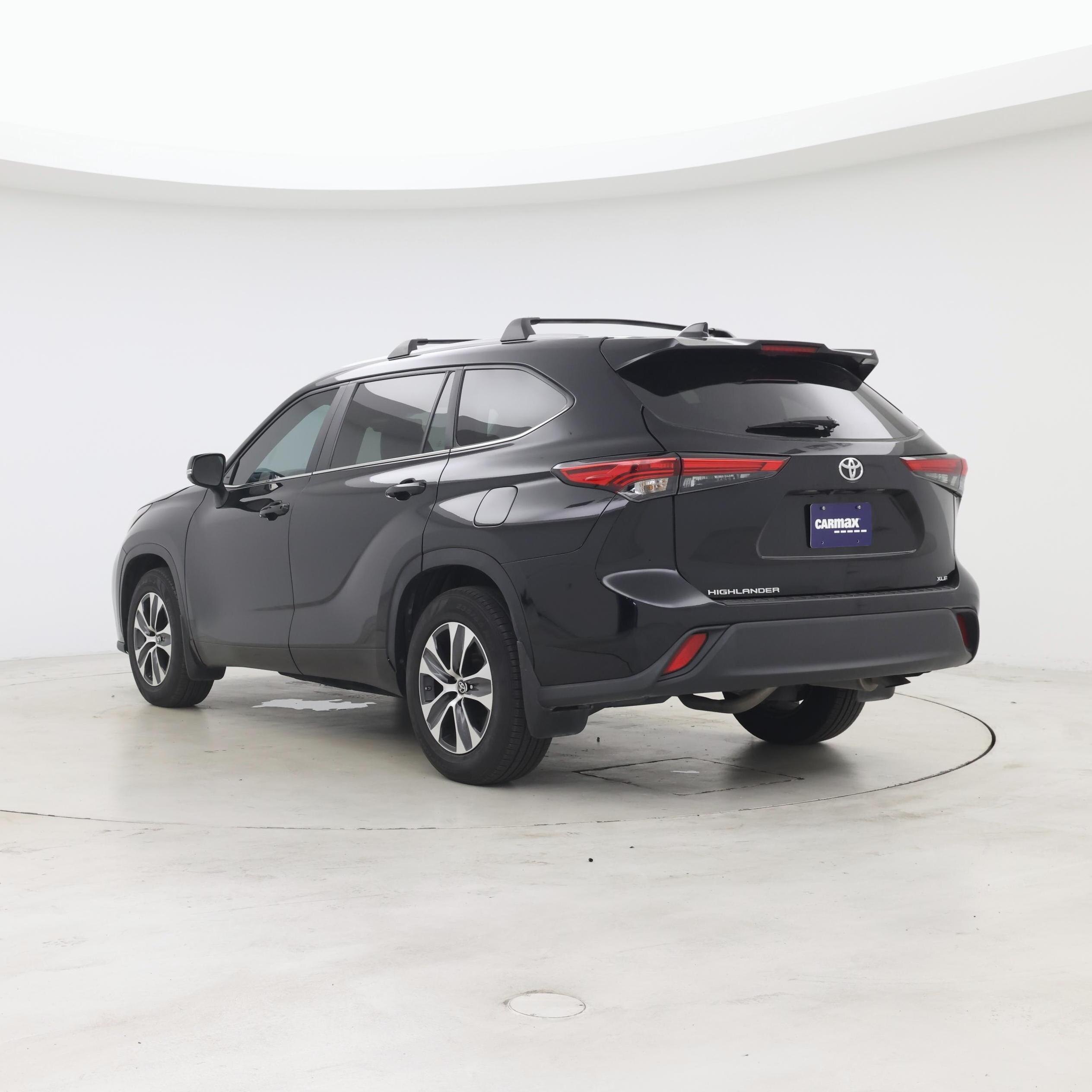 Thumbnail: 2023 Toyota Highlander - 2