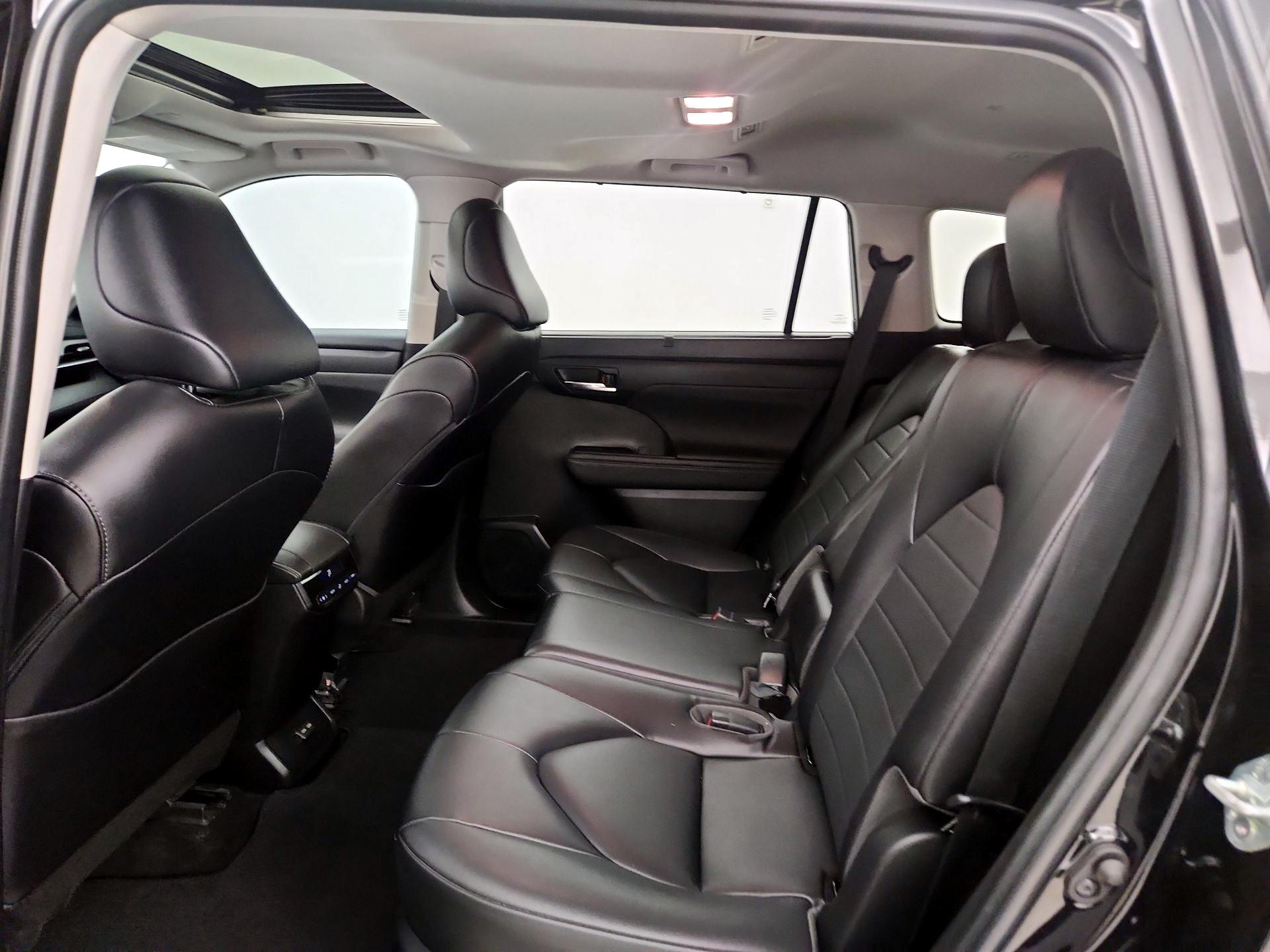 Thumbnail: 2023 Toyota Highlander - 20