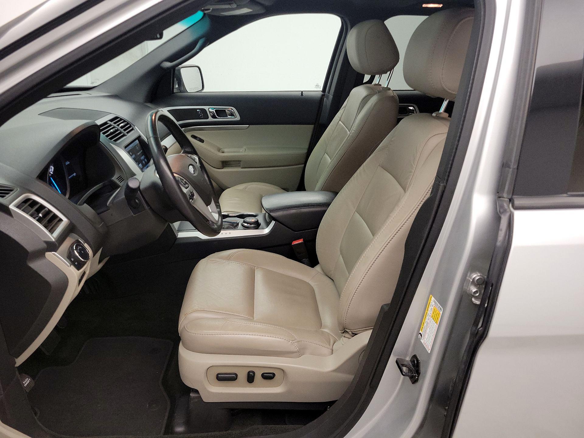 Thumbnail: 2015 Ford Explorer - 11