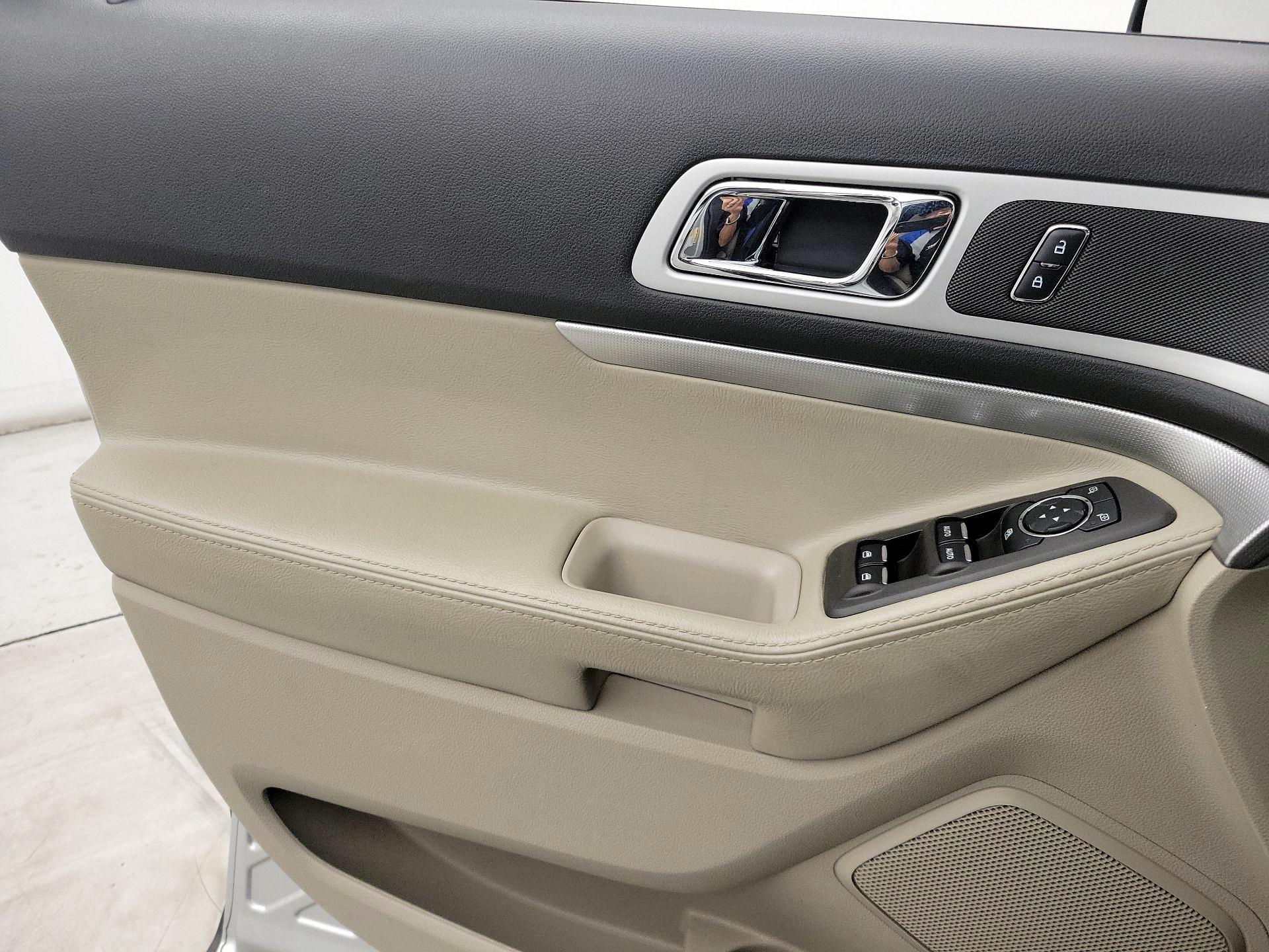 Thumbnail: 2015 Ford Explorer - 12