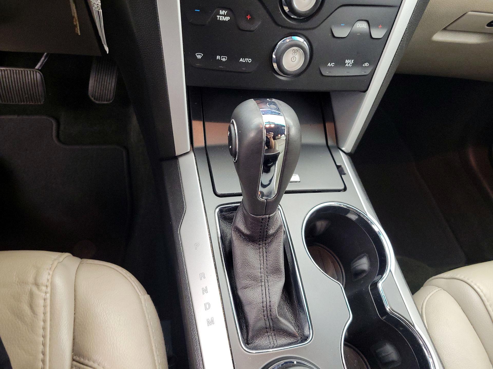 Thumbnail: 2015 Ford Explorer - 18