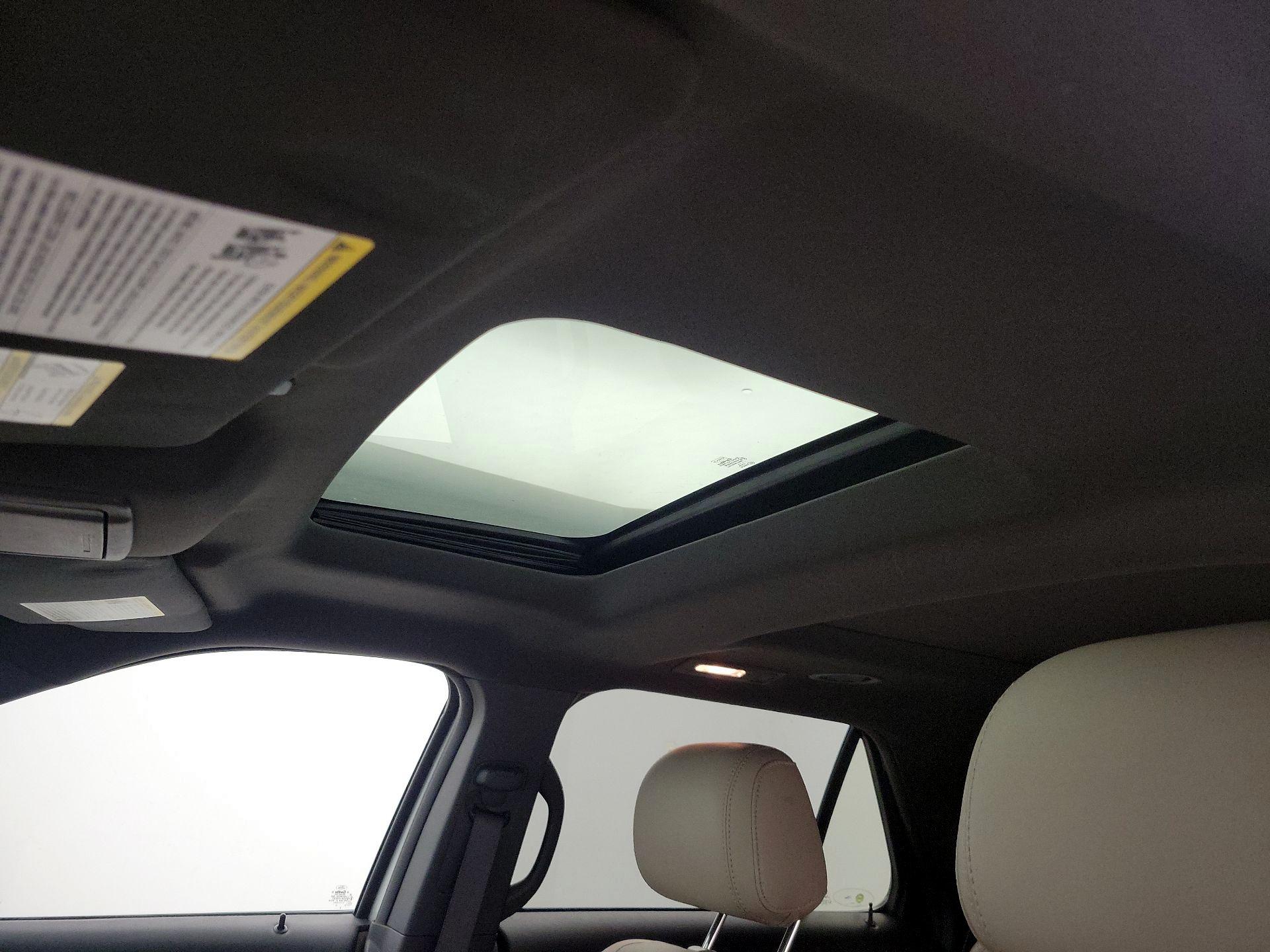 Thumbnail: 2015 Ford Explorer - 20