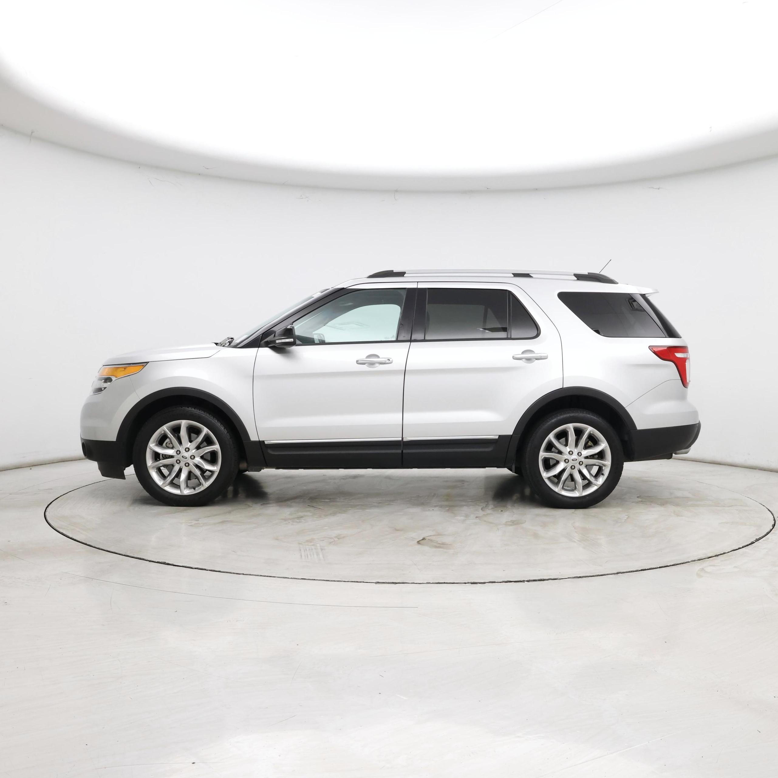 Thumbnail: 2015 Ford Explorer - 3