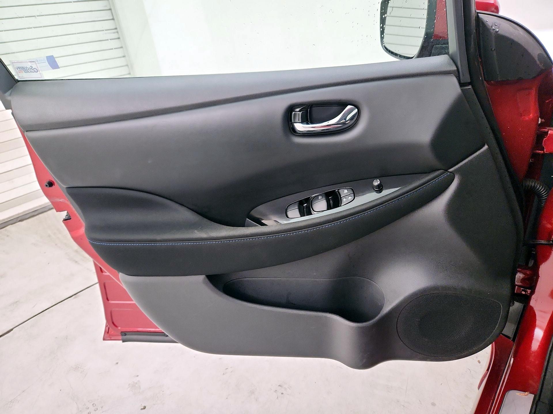 Thumbnail: 2023 Nissan Leaf - 12