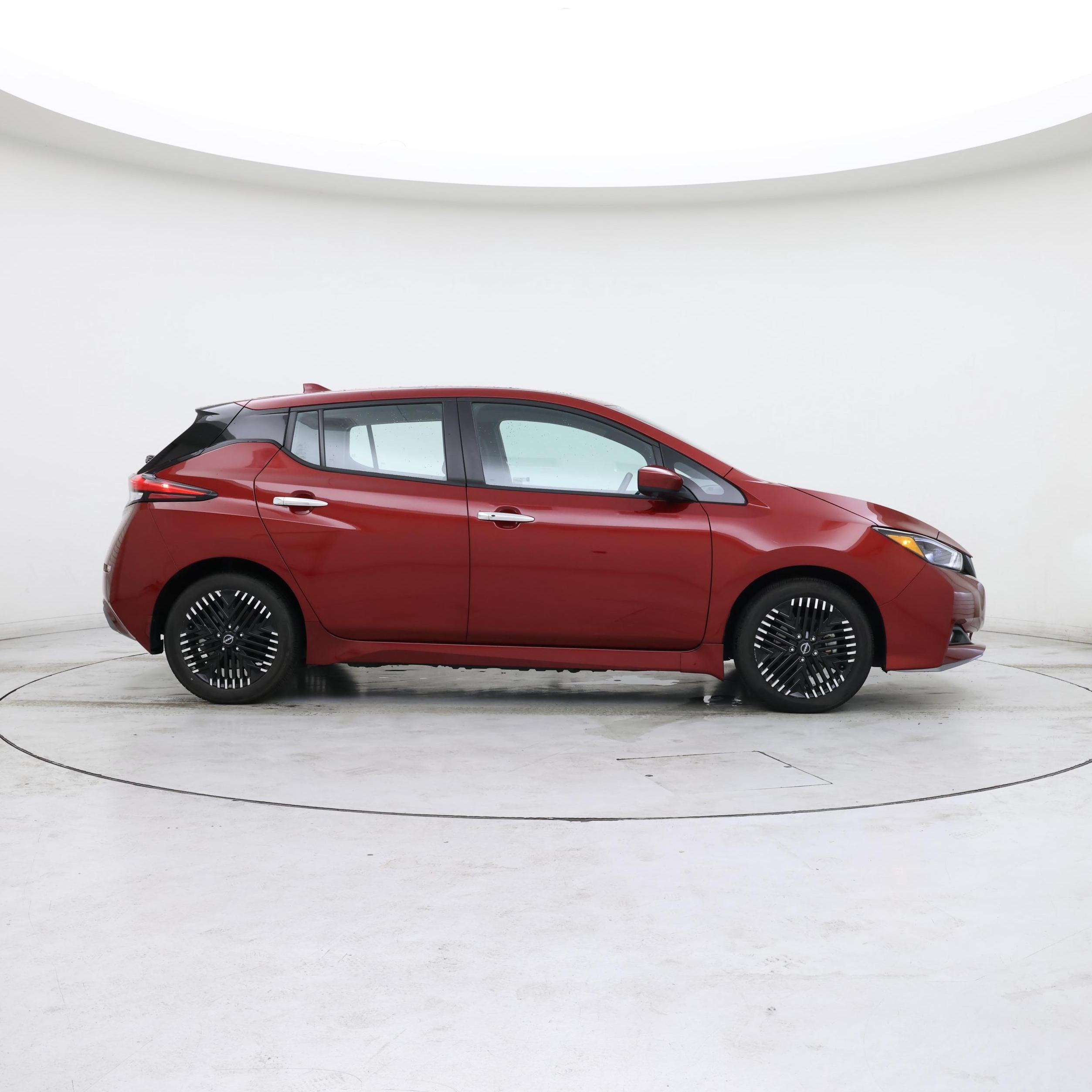 Thumbnail: 2023 Nissan Leaf - 7