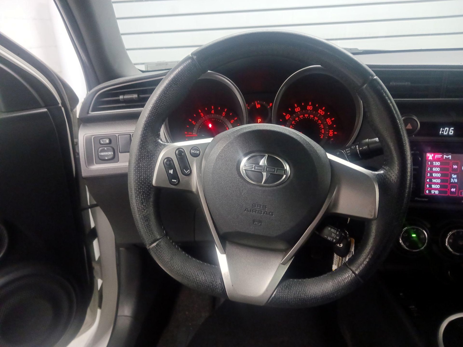 2015 Scion tC - Photo 9