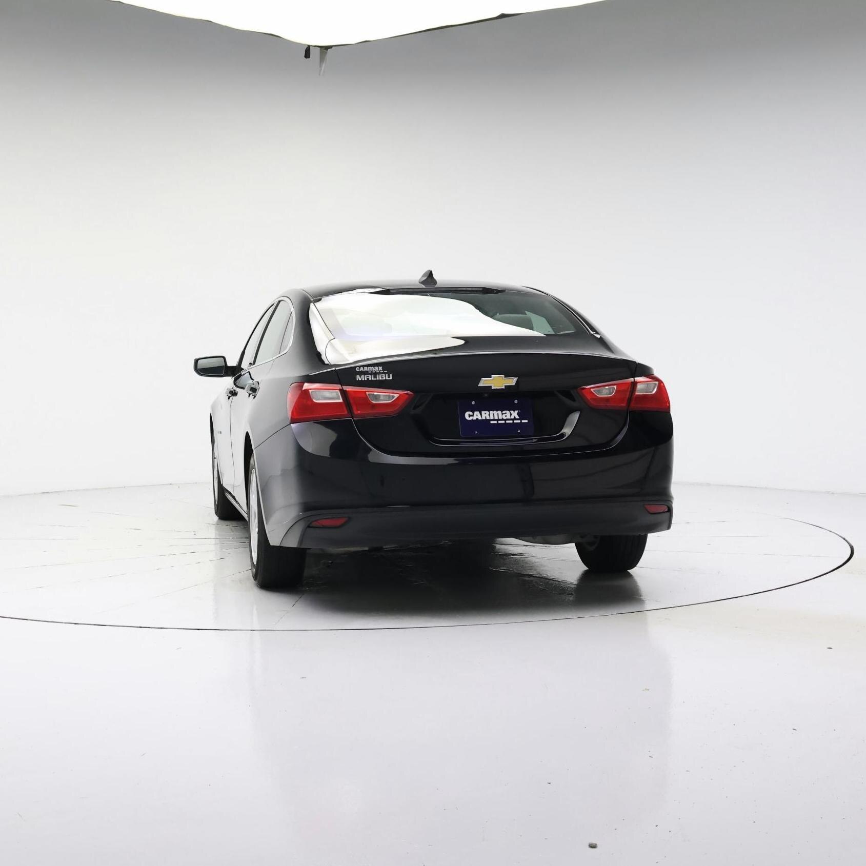 Thumbnail: 2017 Chevrolet Malibu - 6